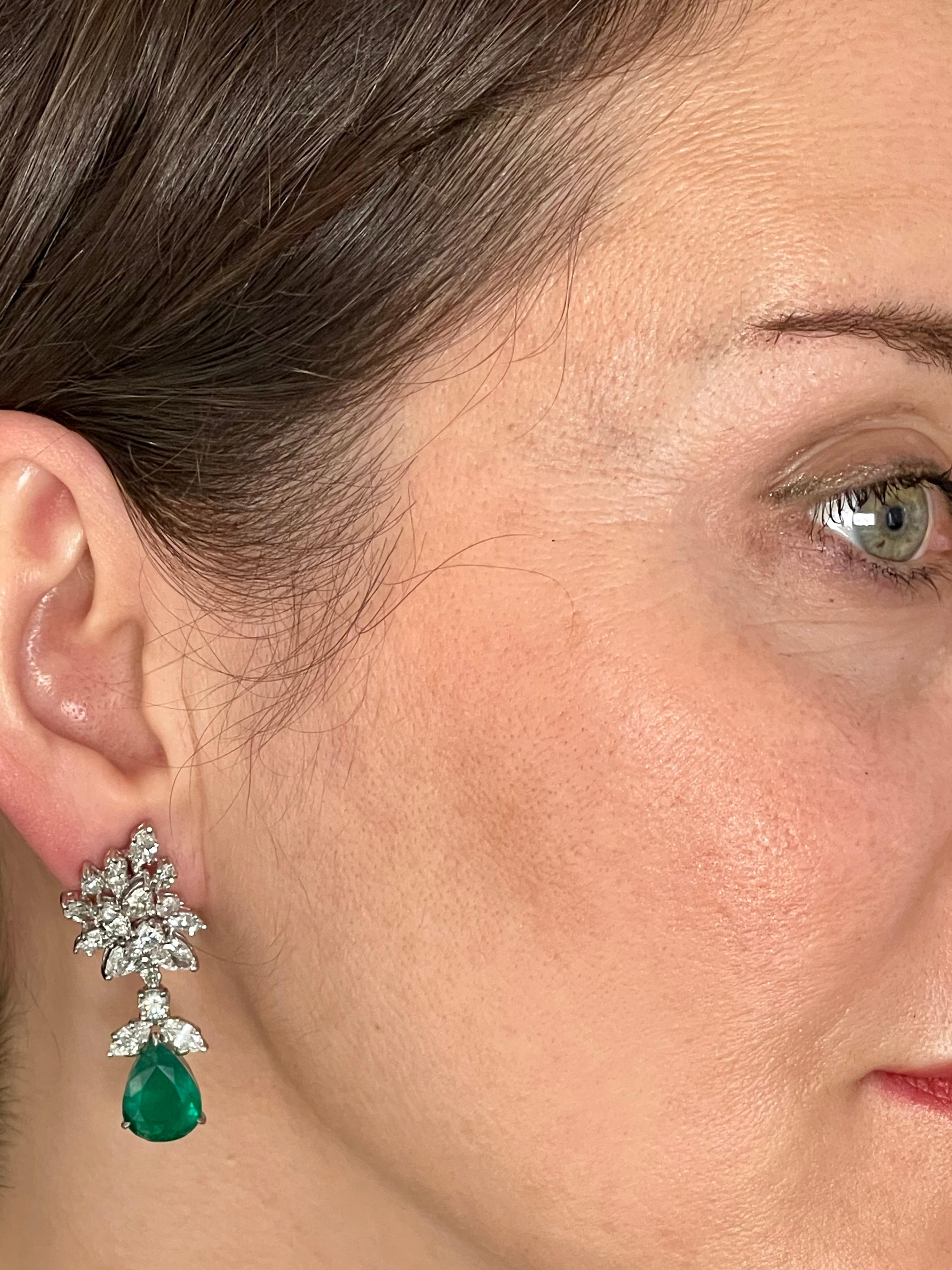 6.79 Carat Certified Colombian Minor Emerald Diamond Removable Drop Earrings PT In Excellent Condition For Sale In New York, NY