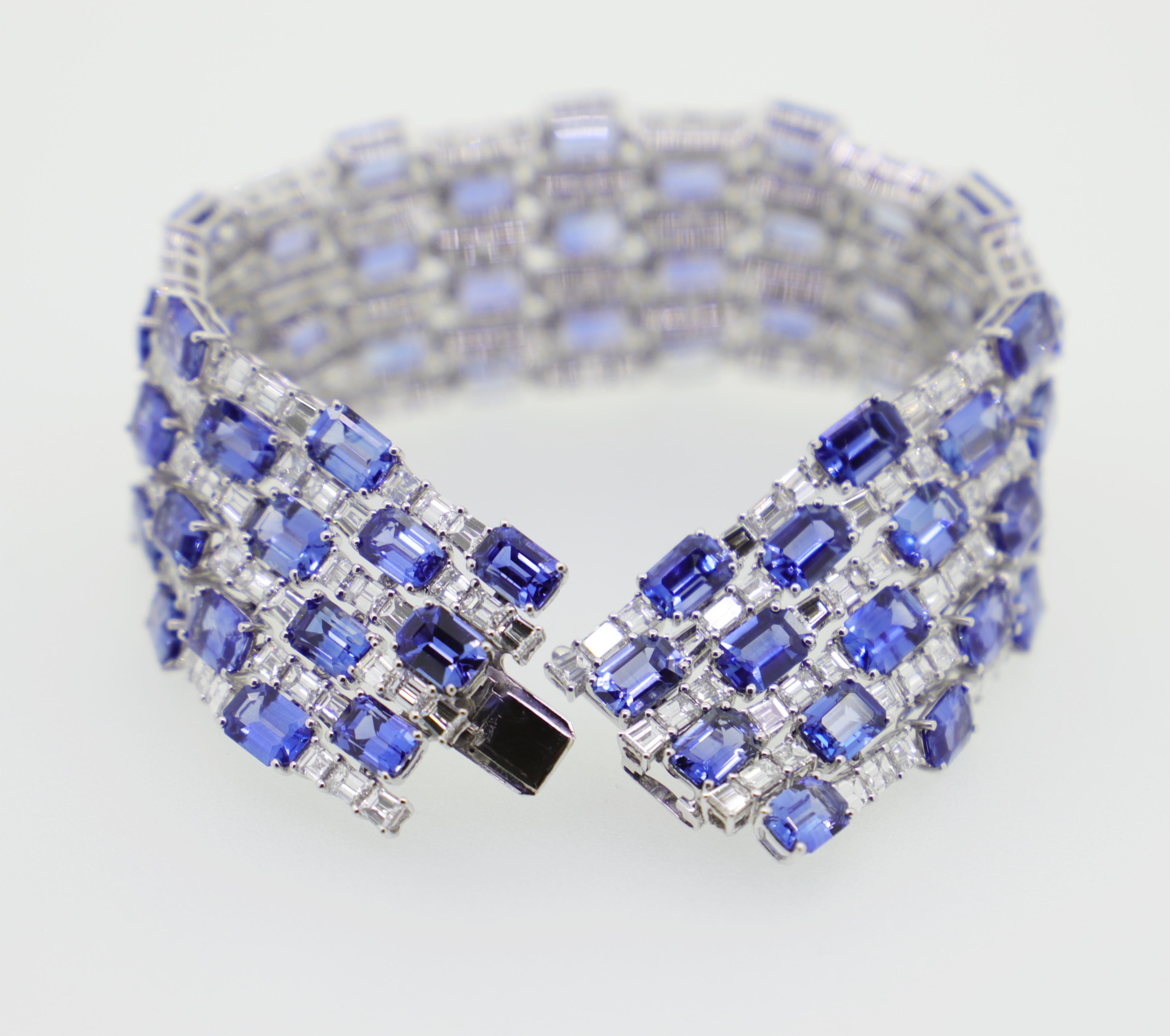 67.97 Emerald Cut Sapphire and Emerald Cut White Diamond Cuff Bracelet In New Condition In Milano, IT