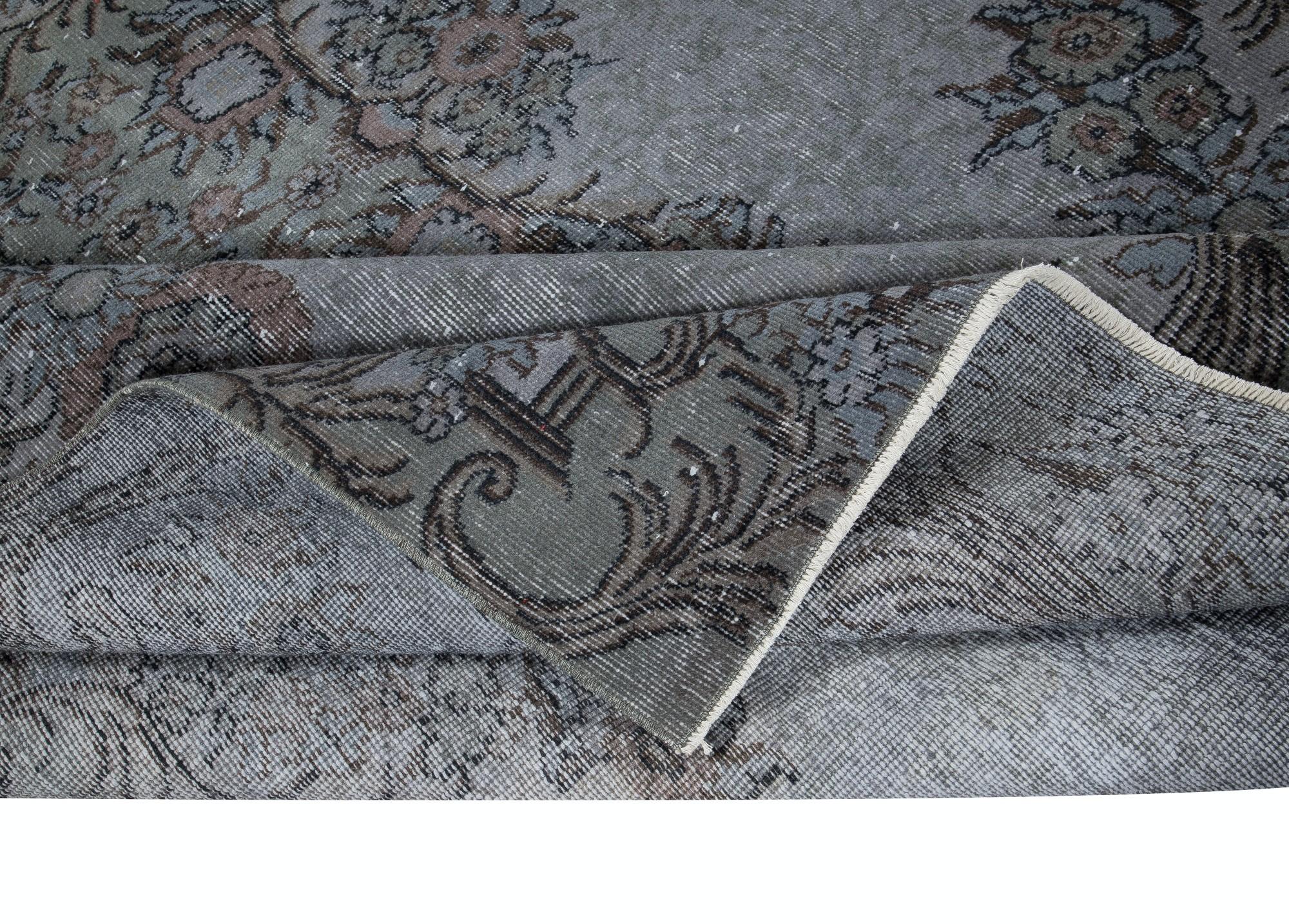 Turkish 6.7x10 Ft Aubusson Inspired Gray Rug for Modern Interiors, Handmade in Turkey For Sale