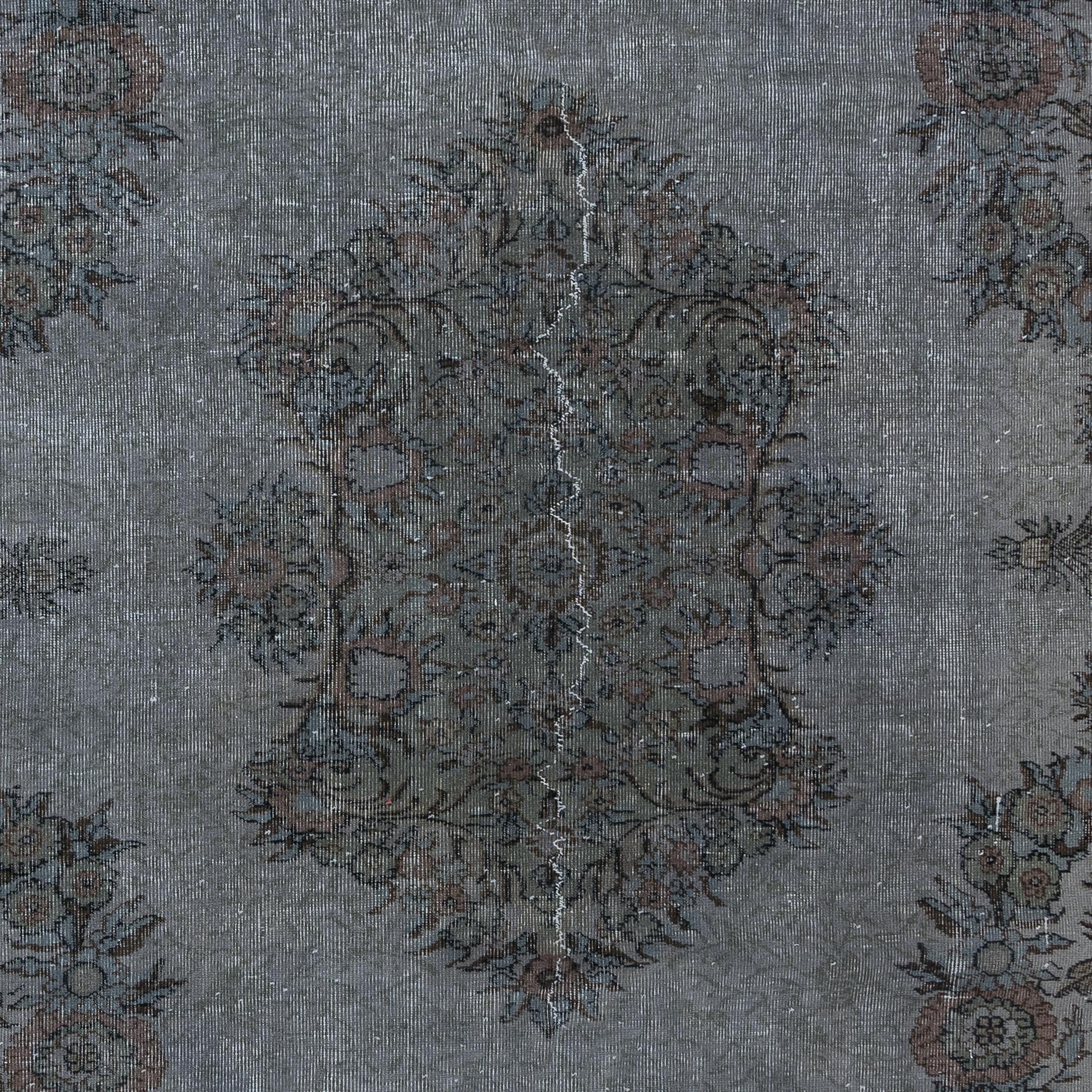 Turkish 6.7x10 Ft Gray Color Wool Area Rug for Modern Interiors, Handmade in Turkey For Sale