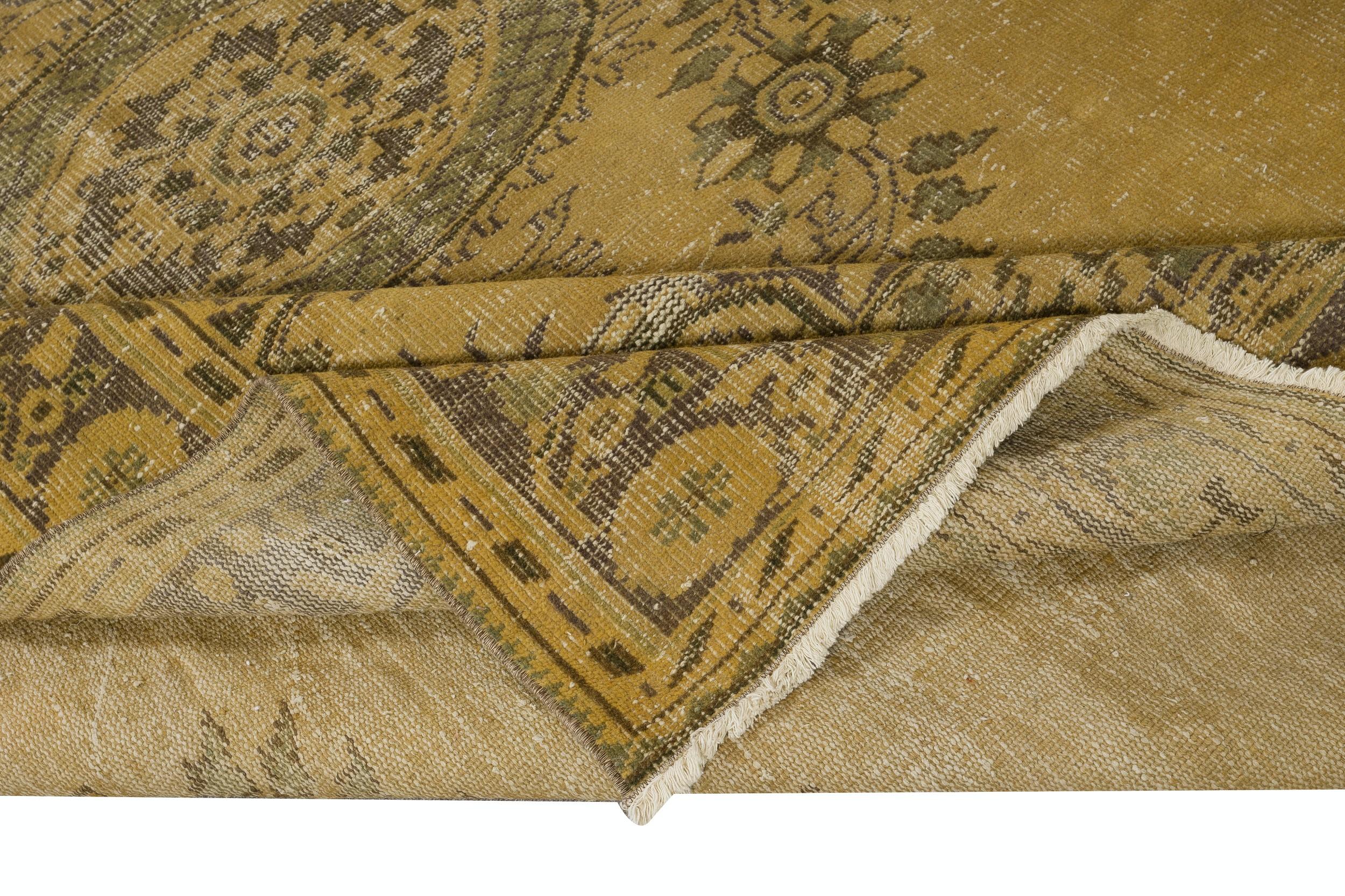 6.7x10 Ft Vintage Bauernhaus-Deko-Teppich. Rustikaler handgefertigter türkischer Teppich (Land) im Angebot