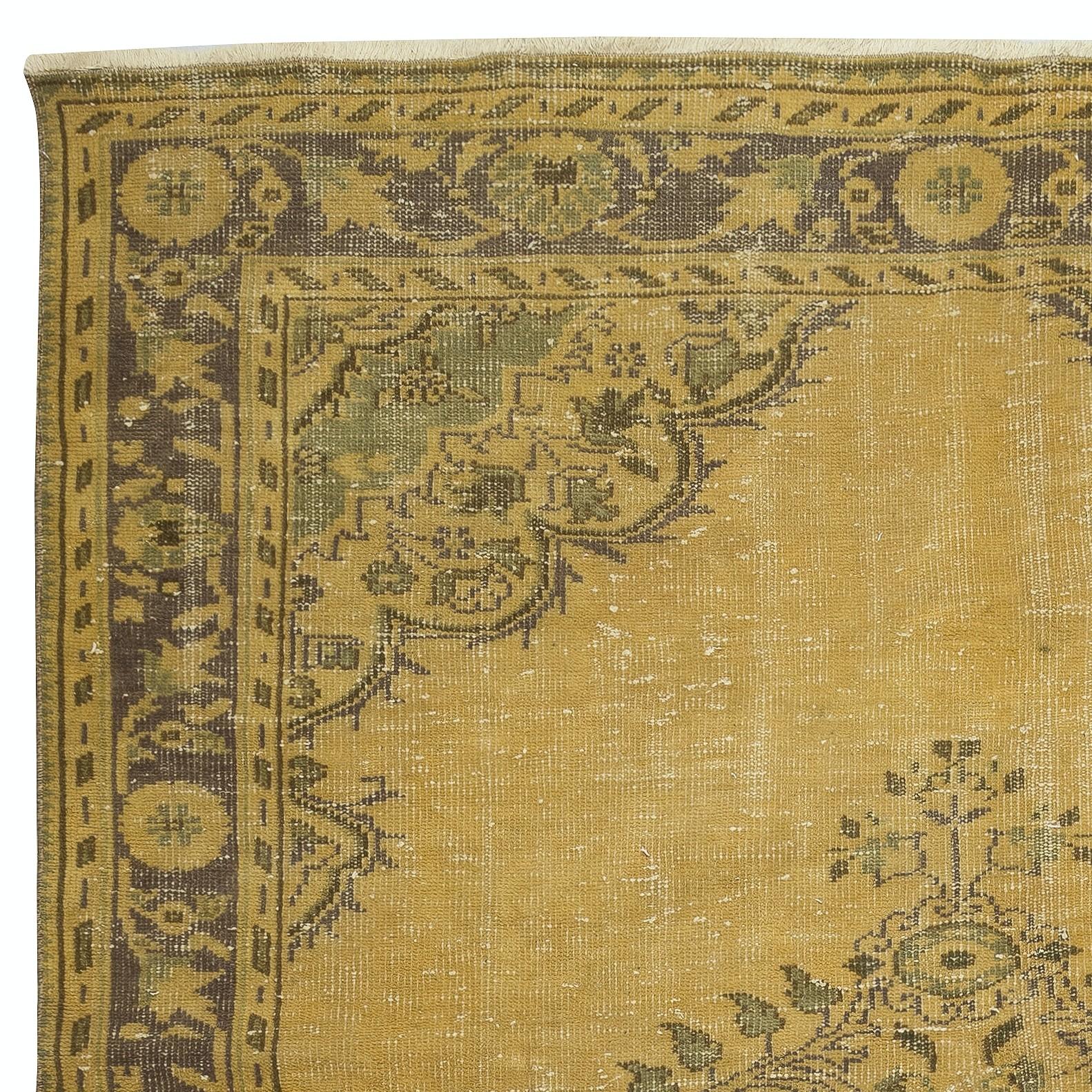 6.7x10 Ft Vintage Bauernhaus-Deko-Teppich. Rustikaler handgefertigter türkischer Teppich (Türkisch) im Angebot