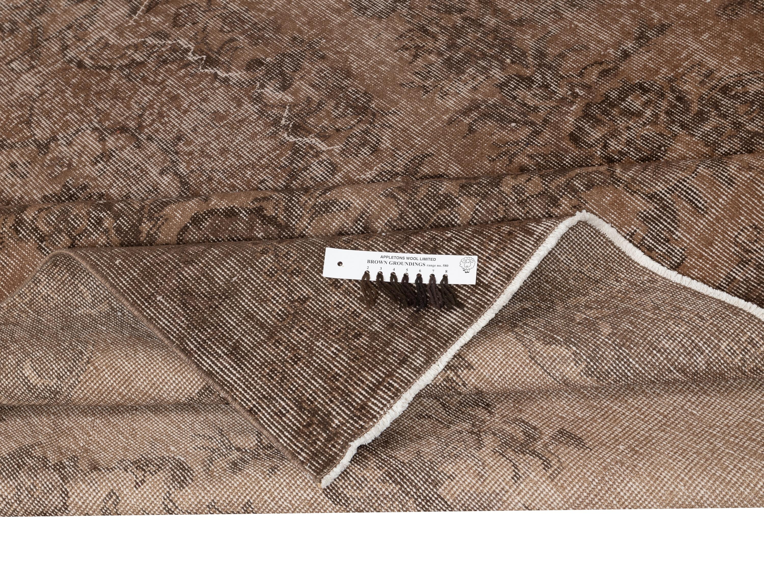 6.7x10 Ft Vintage Handmade Turkish Rug Overdyed in Braun für moderne Interieurs (Moderne) im Angebot