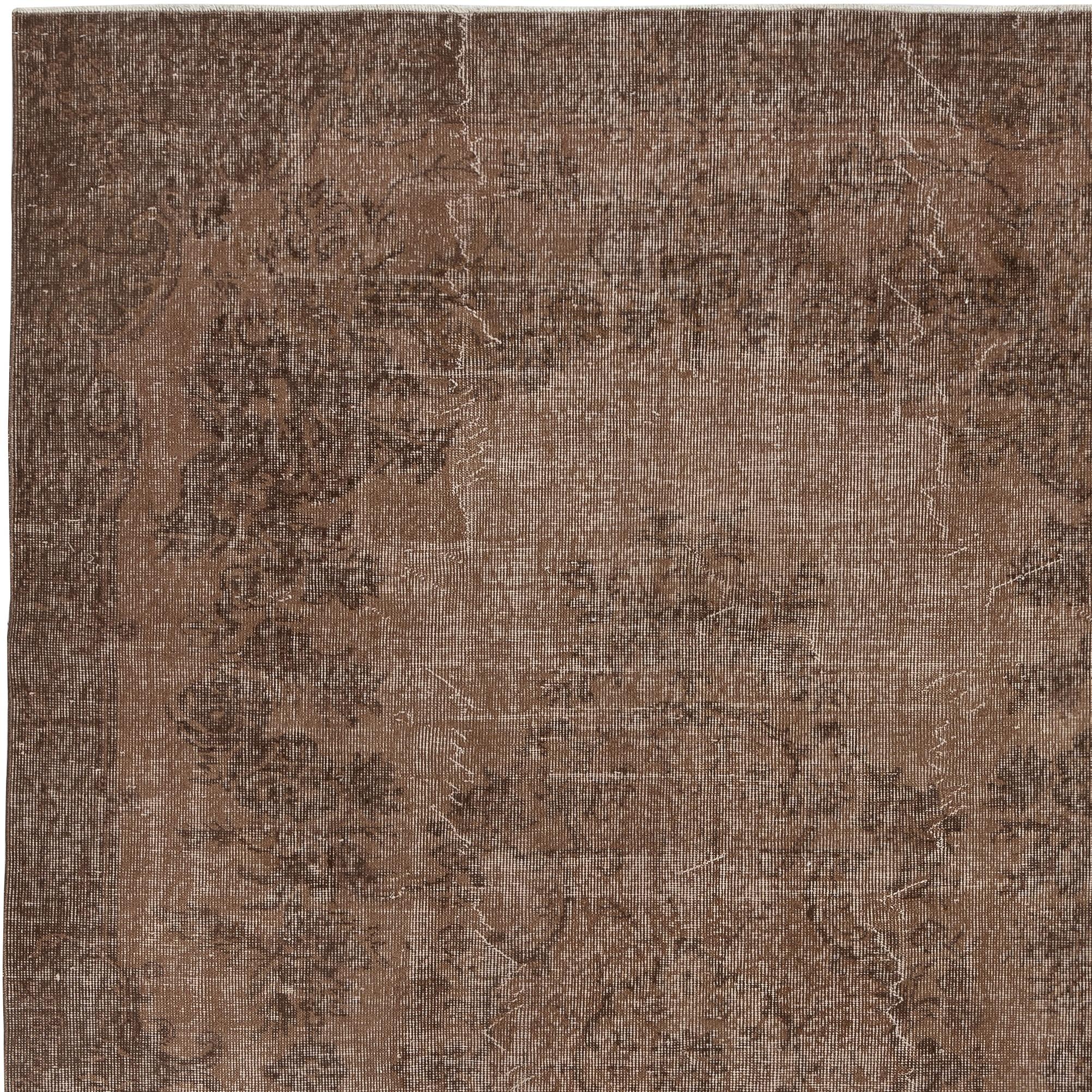 6.7x10 Ft Vintage Handmade Turkish Rug Overdyed in Braun für moderne Interieurs (Handgeknüpft) im Angebot