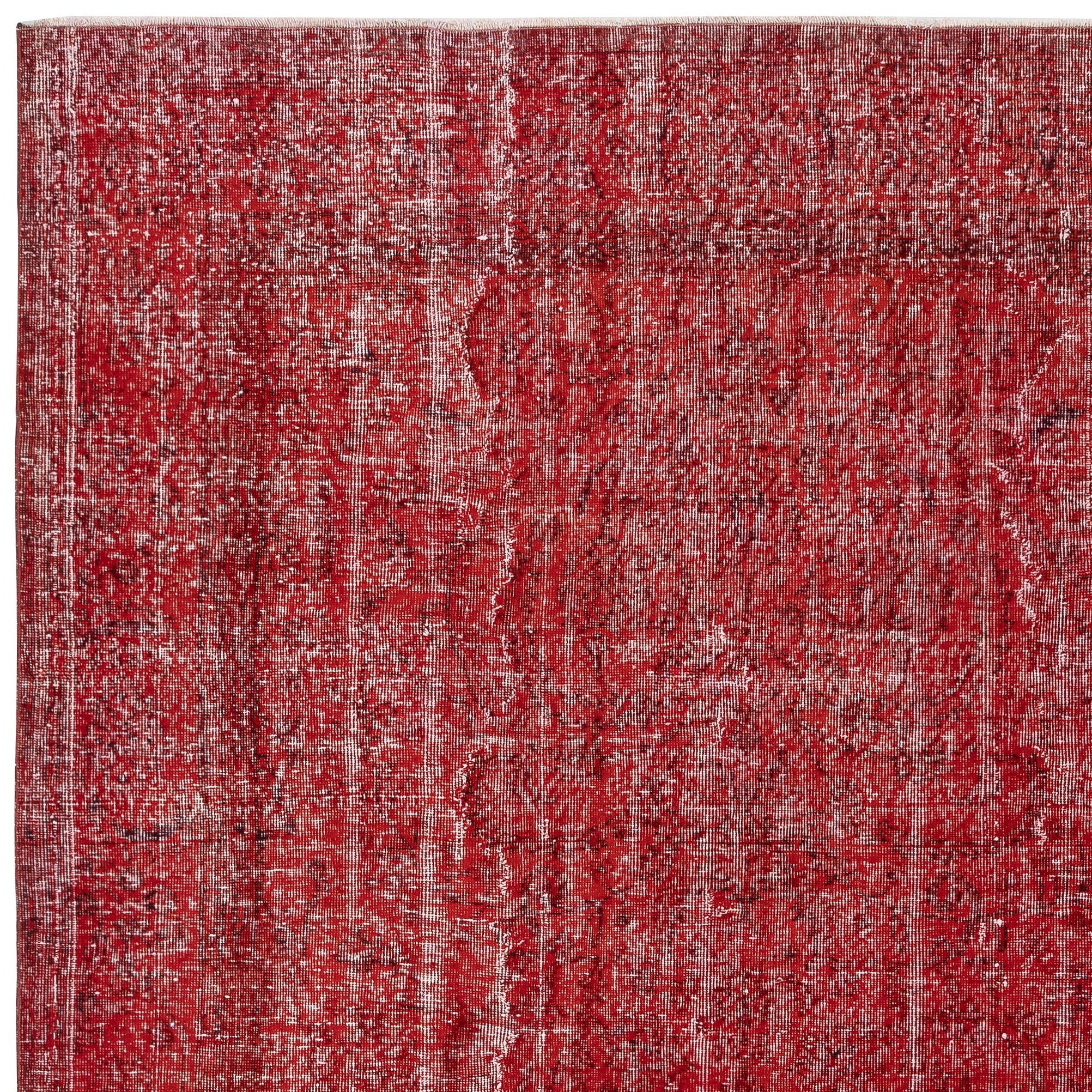 6.7x10.3 Ft Vintage Handmade Türkisch Teppich Overdyed in Rot für moderne Innenräume im Zustand „Gut“ im Angebot in Spring Valley, NY