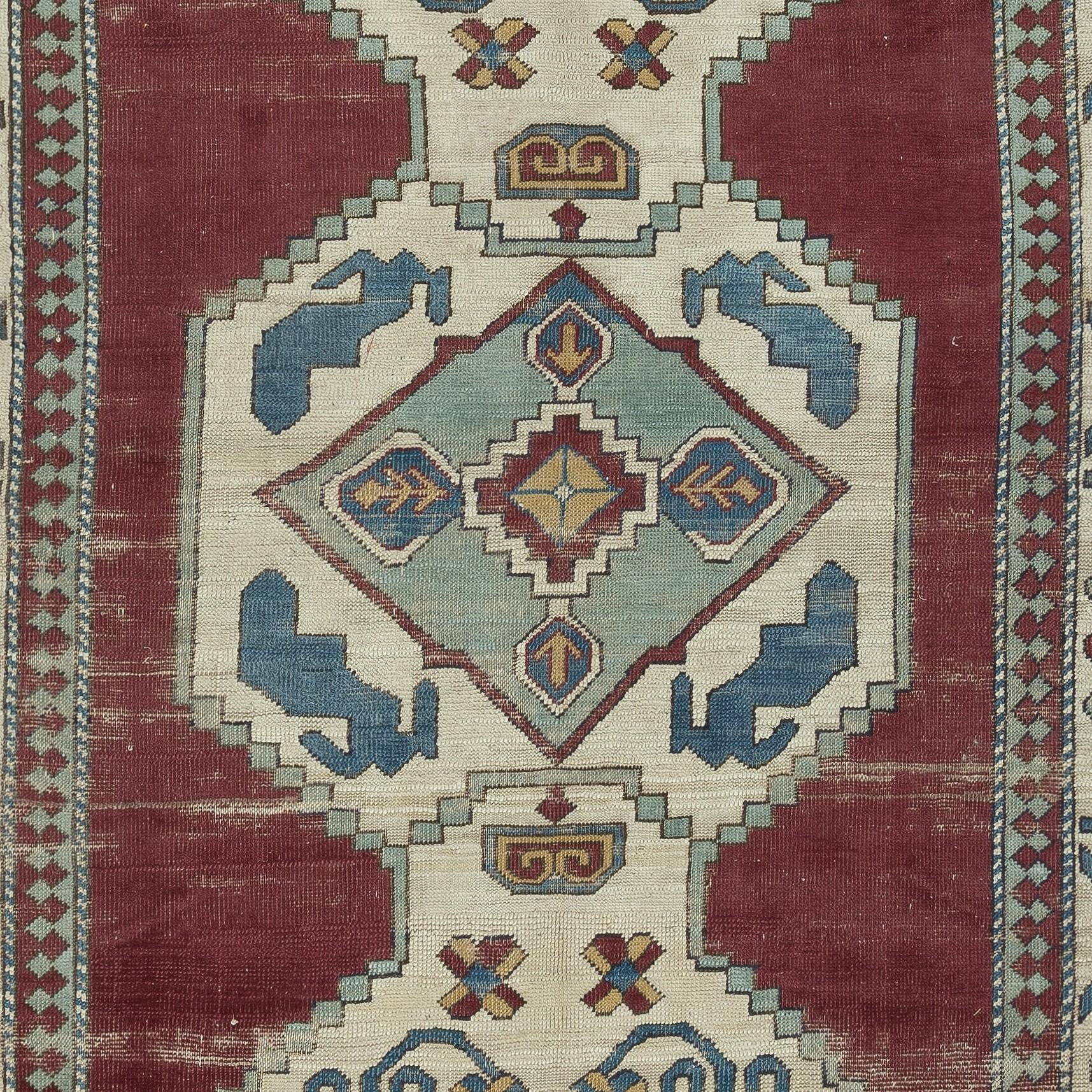 Annodato a mano Tappeto turco vintage annodato a mano da 6,7x10,4 piedi con disegno geometrico a medaglione in vendita