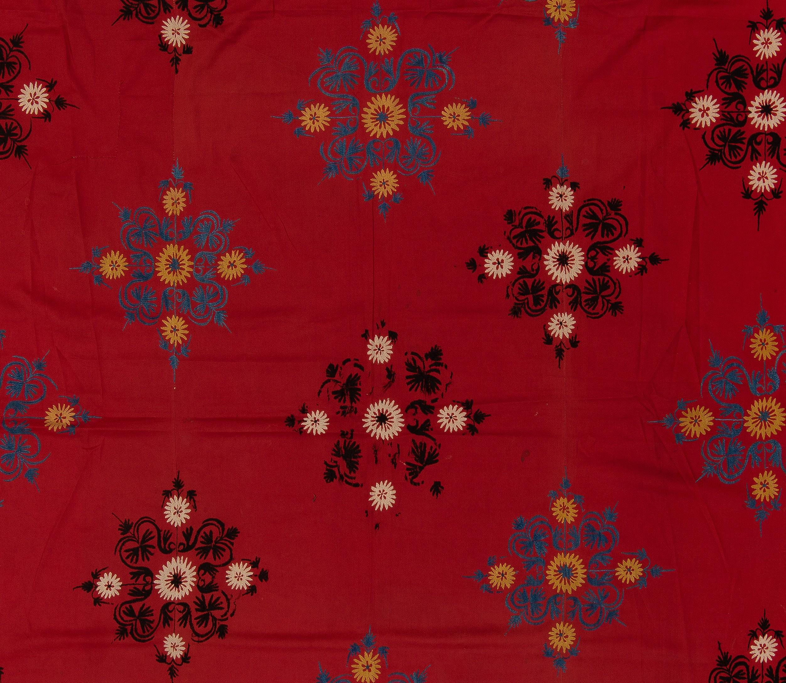 6.7x8.7 Ft Handbestickter Wandbehang aus Seide, roter Bettweide, Suzani-Tischteppich (Bestickt) im Angebot