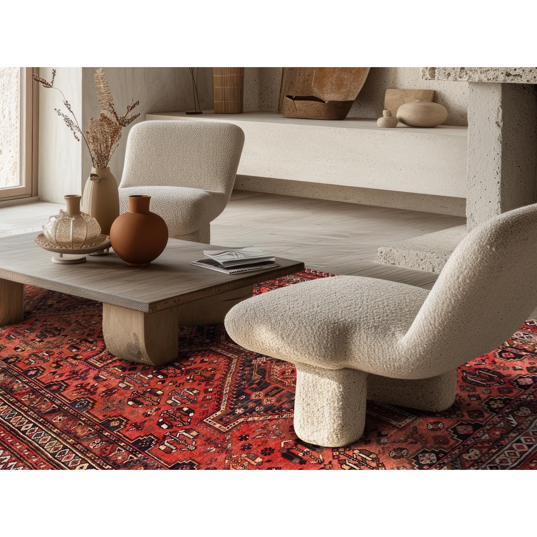 Rosso terracotta, Shiraz persiano d'epoca con medaglione geometrico, usura uniforme, rasato, zero mucchi, lati ed estremità fissati professionalmente, annodato a mano, 100% lana, Tappeto orientale
Materiali primari: Lana
Lattice: No Pile 
altezza: