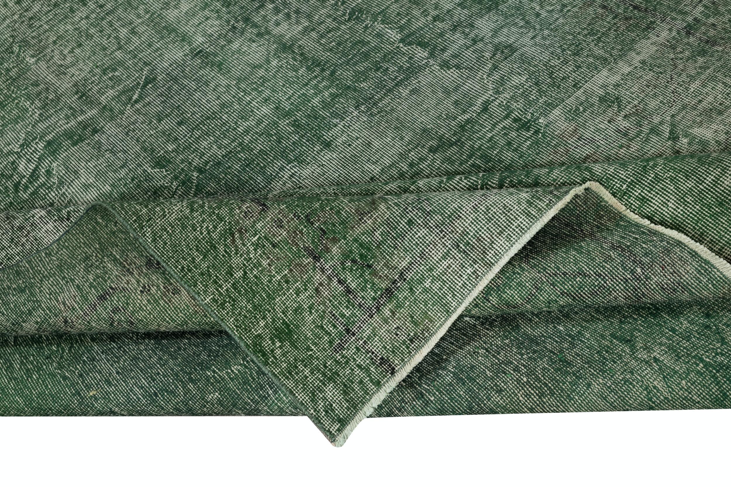 Modern 6.7x9.7 Ft Contemporary Handmade Low Pile Turkish Wool Area Rug in Green Color For Sale