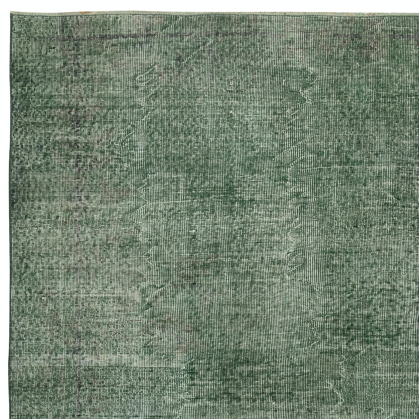 Hand-Knotted 6.7x9.7 Ft Contemporary Handmade Low Pile Turkish Wool Area Rug in Green Color For Sale