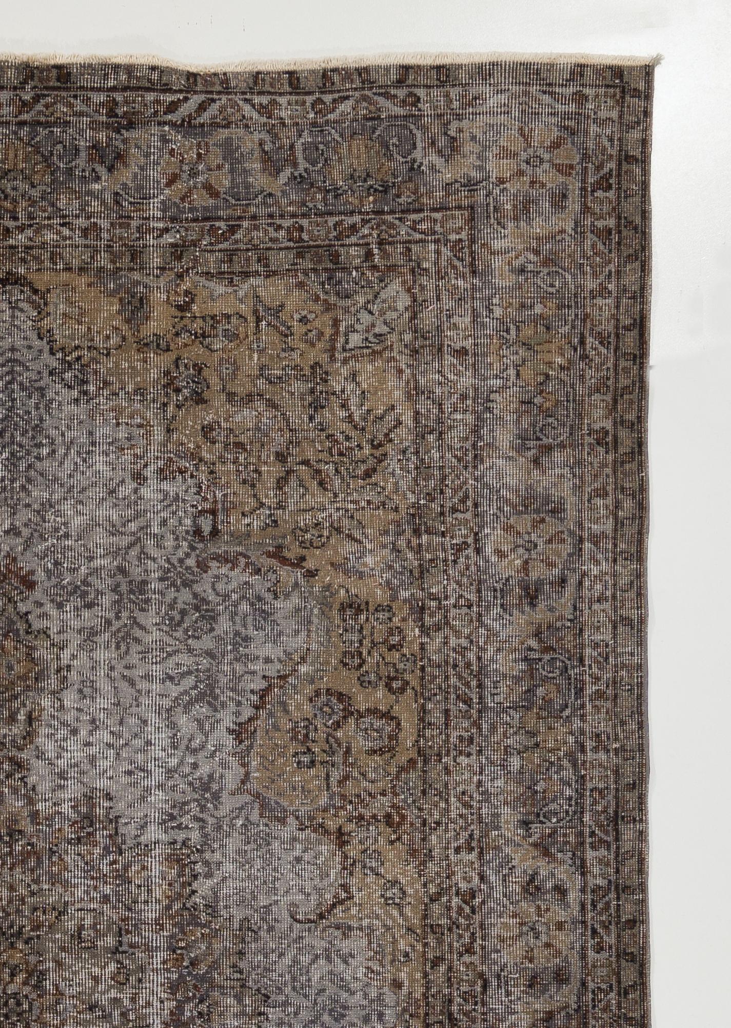 Tappeto turco vintage fatto a mano 6.7x9.8 Ft in grigio per interni contemporanei In condizioni buone in vendita a Spring Valley, NY