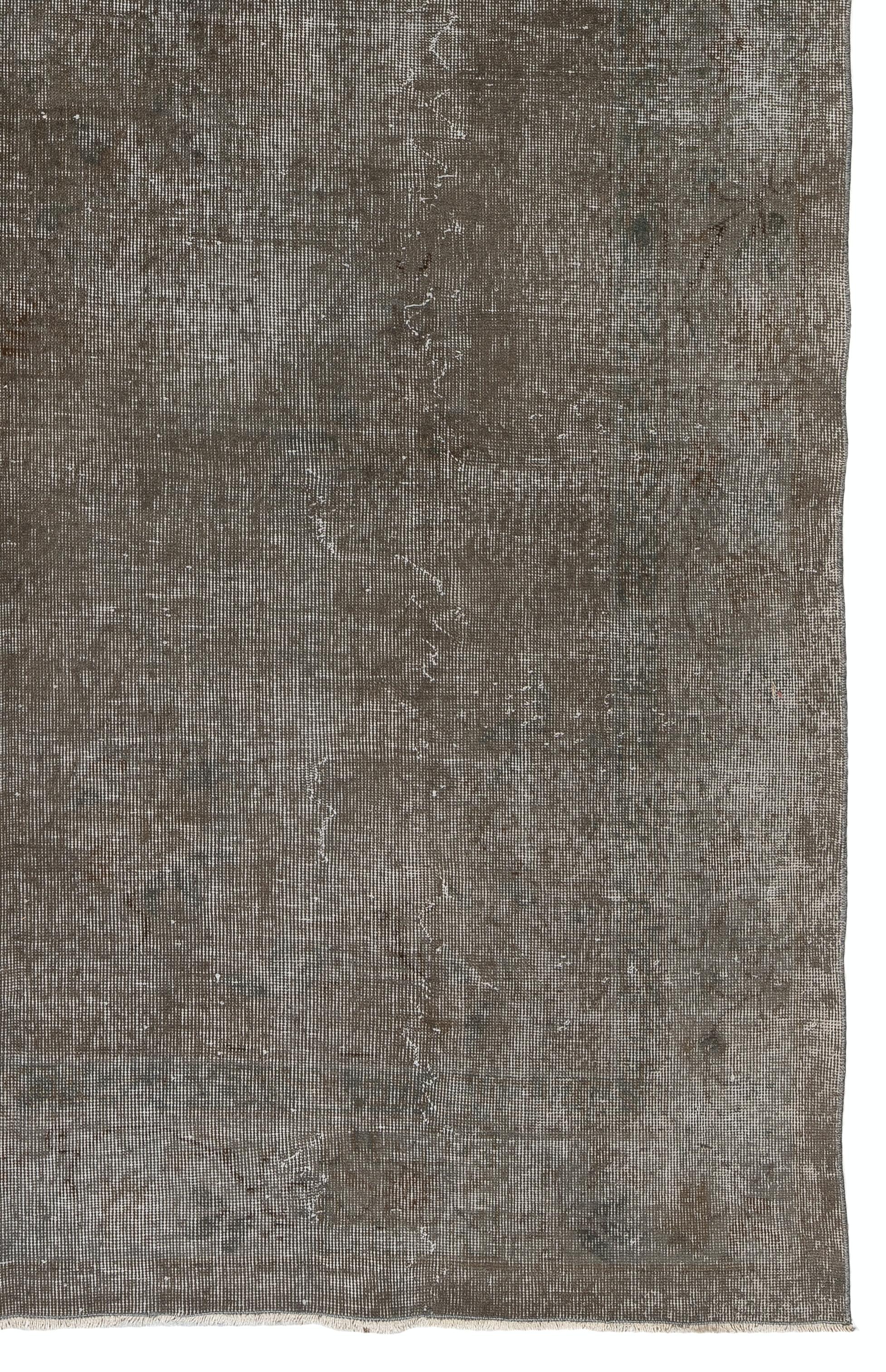 Hand-Knotted 6.7x9.9 Ft Vintage Wool Area Rug in Gray for Living Room, Hand Knotted in Turkey For Sale