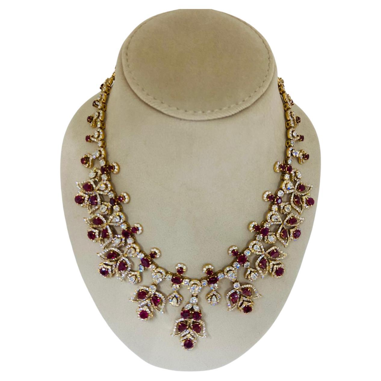 Luxuriöse Halskette: Eine Symphonie aus Glanz und Eleganz
Werten Sie Ihre Schmucksammlung mit unserer Exquisite Necklace auf, einem wahren Meisterwerk der Kunst und Eleganz. Dieses atemberaubende Stück wurde sorgfältig gefertigt, um die Essenz von