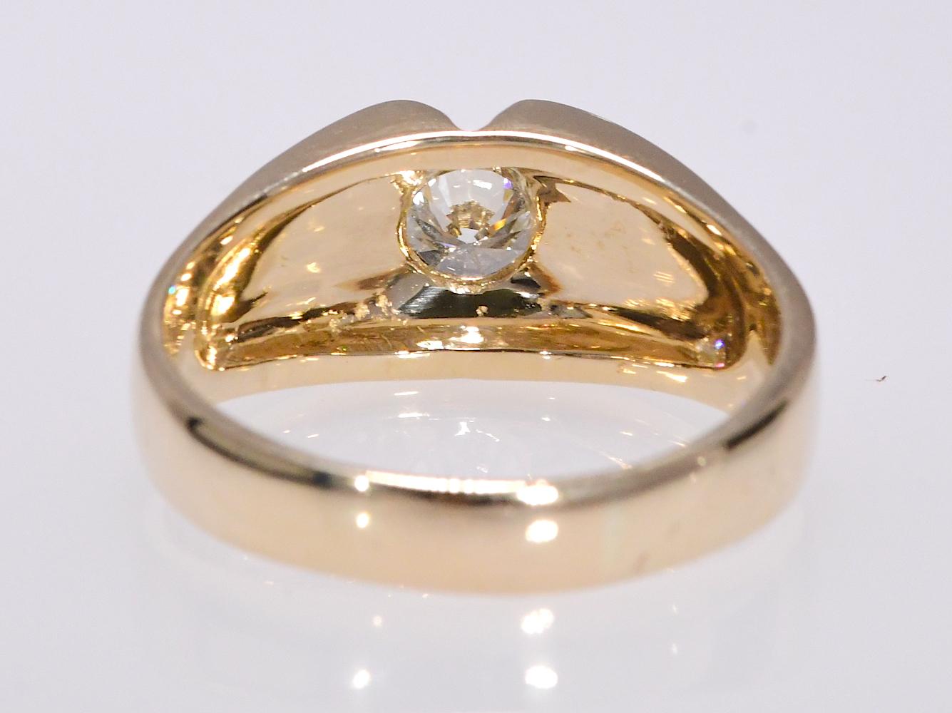 .68 Carat Natural Diamond Mens Solitaire Ring in Yellow Gold 14K 8.10 Grams In Excellent Condition For Sale In Daytona Beach, FL