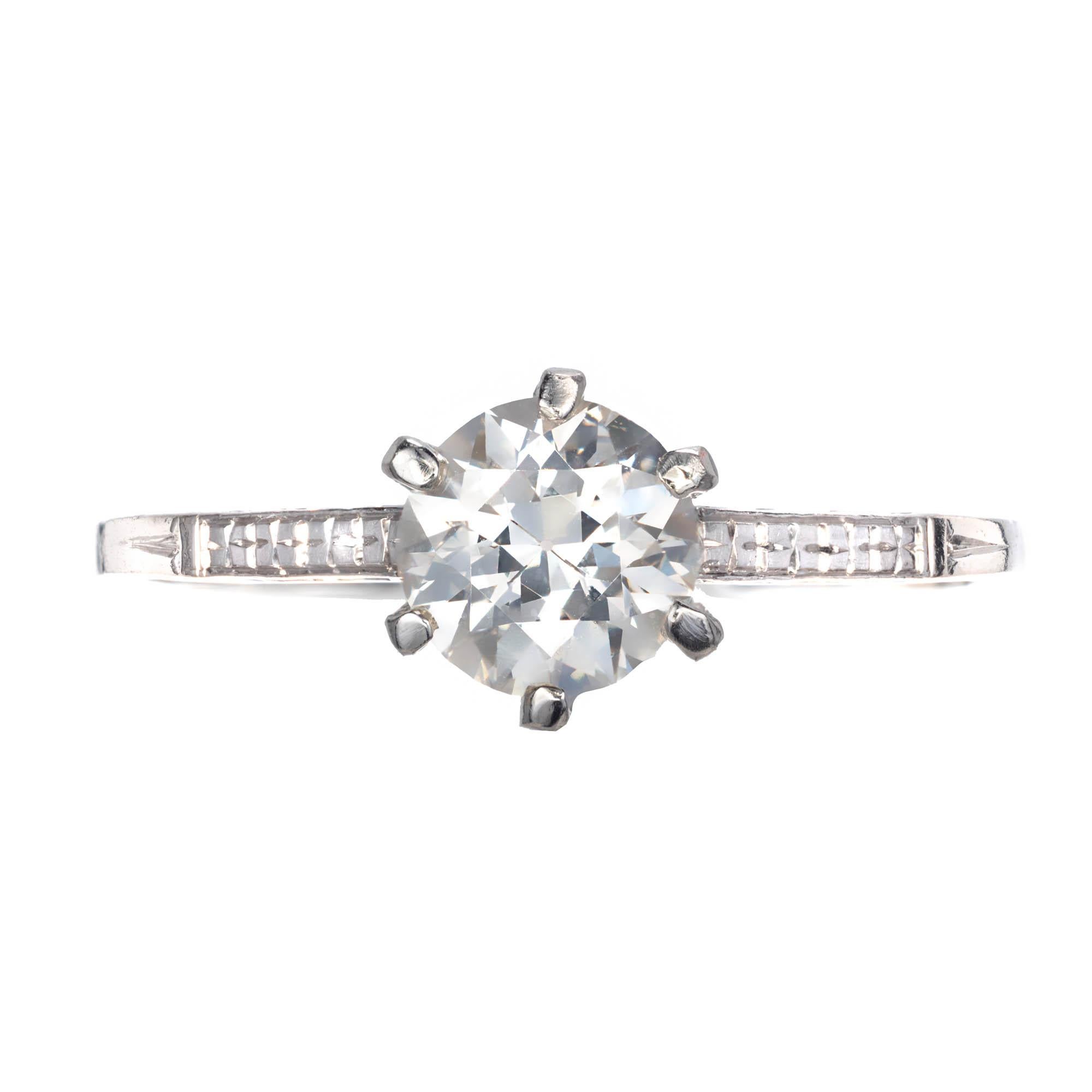Bague de fiançailles solitaire en platine gravée à la main avec diamant européen ancien de 0,68 carat Pour femmes en vente