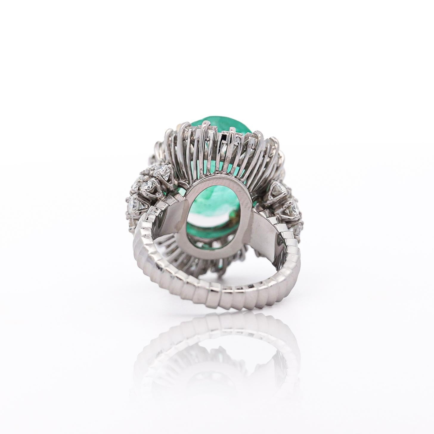 6.8 Carat Oval Cut Colombian Emerald and Diamond Platinum Ring For Sale 5