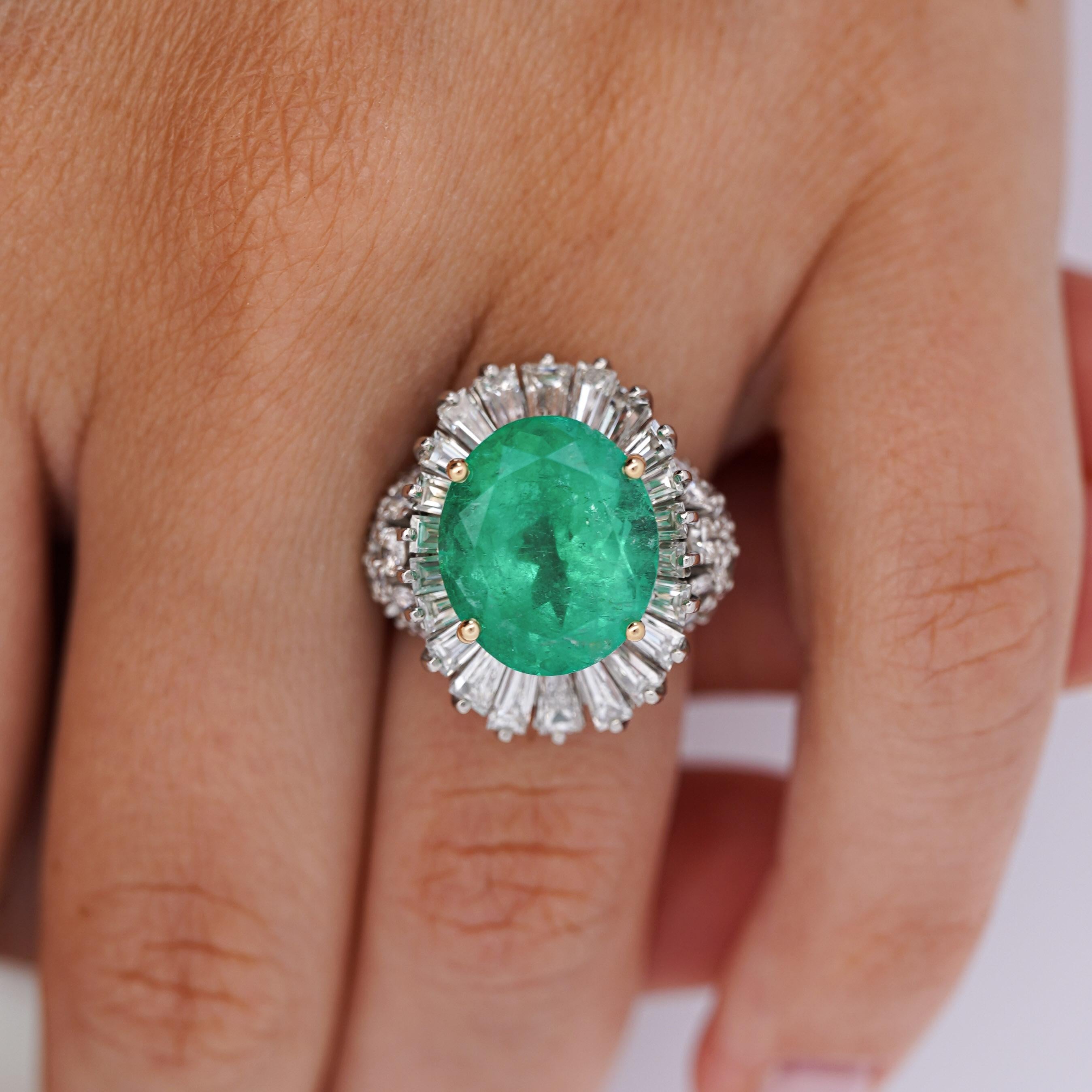 6.8 Carat Oval Cut Colombian Emerald and Diamond Platinum Ring For Sale 8