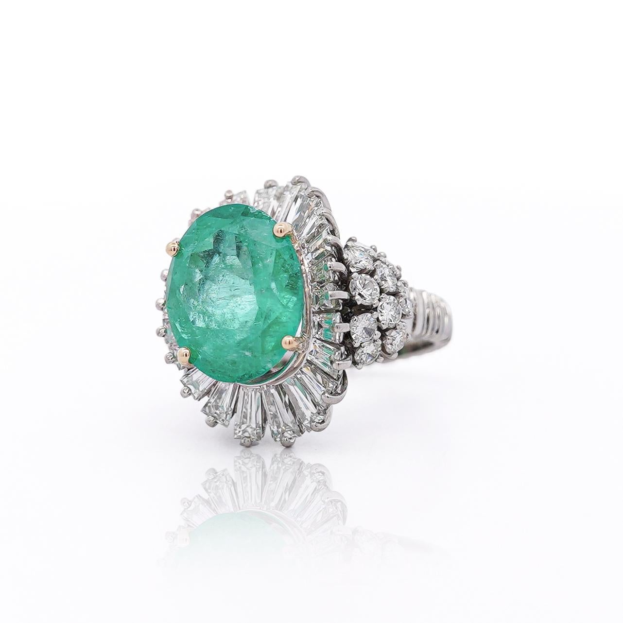6.8 Carat Oval Cut Colombian Emerald and Diamond Platinum Ring For Sale 1
