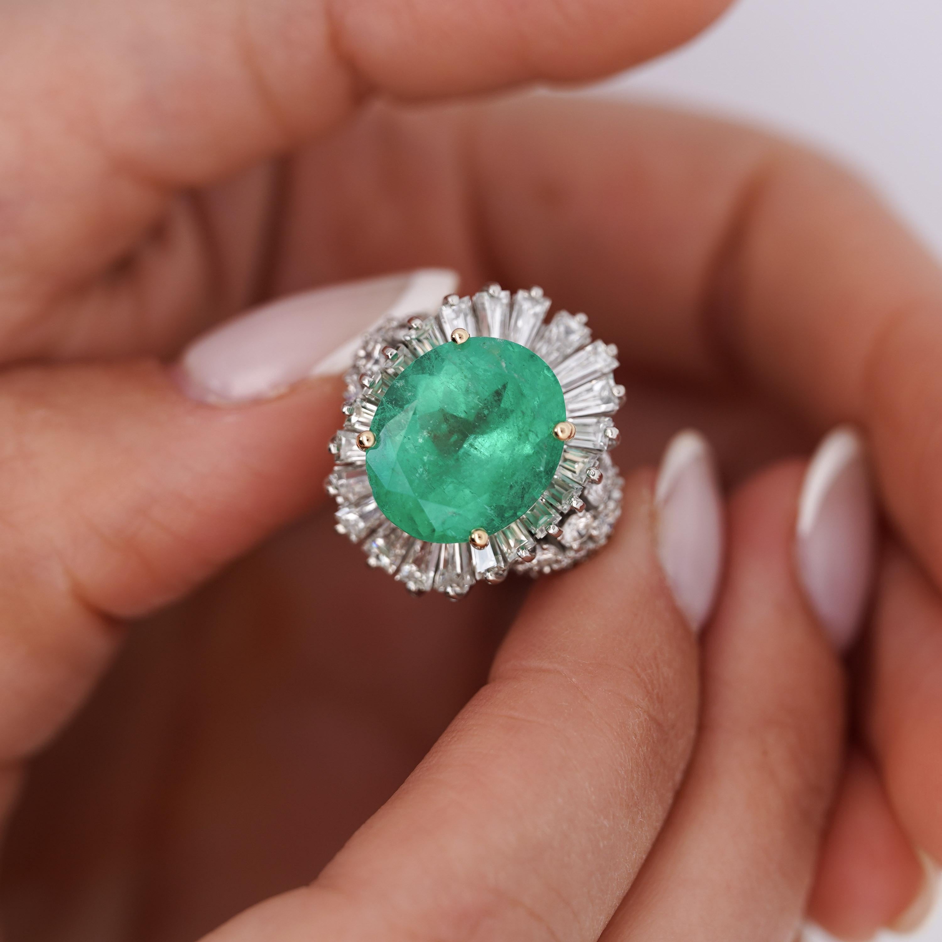 6.8 Carat Oval Cut Colombian Emerald and Diamond Platinum Ring For Sale 4
