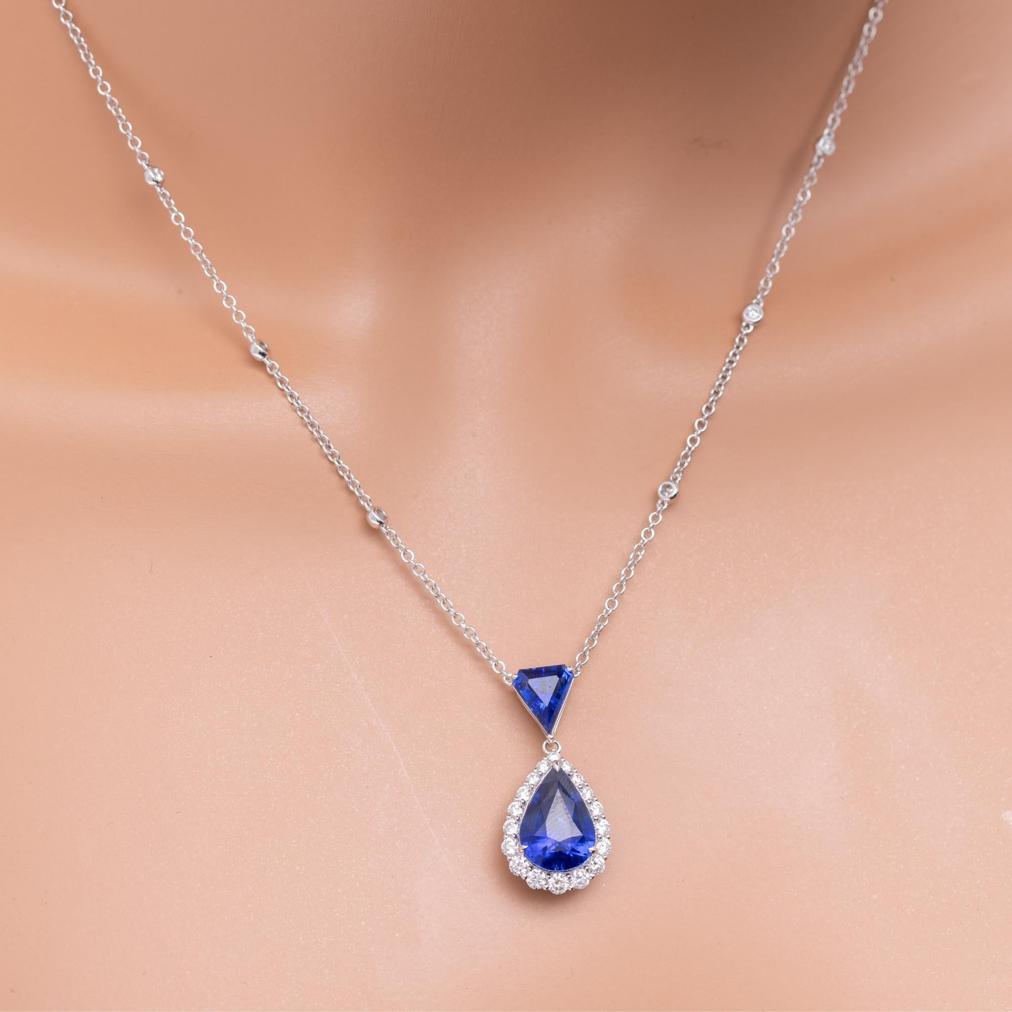 Taglio a goccia Collana con pera e zaffiro da 6,8 carati e diamanti da 0,74 carati in 18W ref1234 in vendita