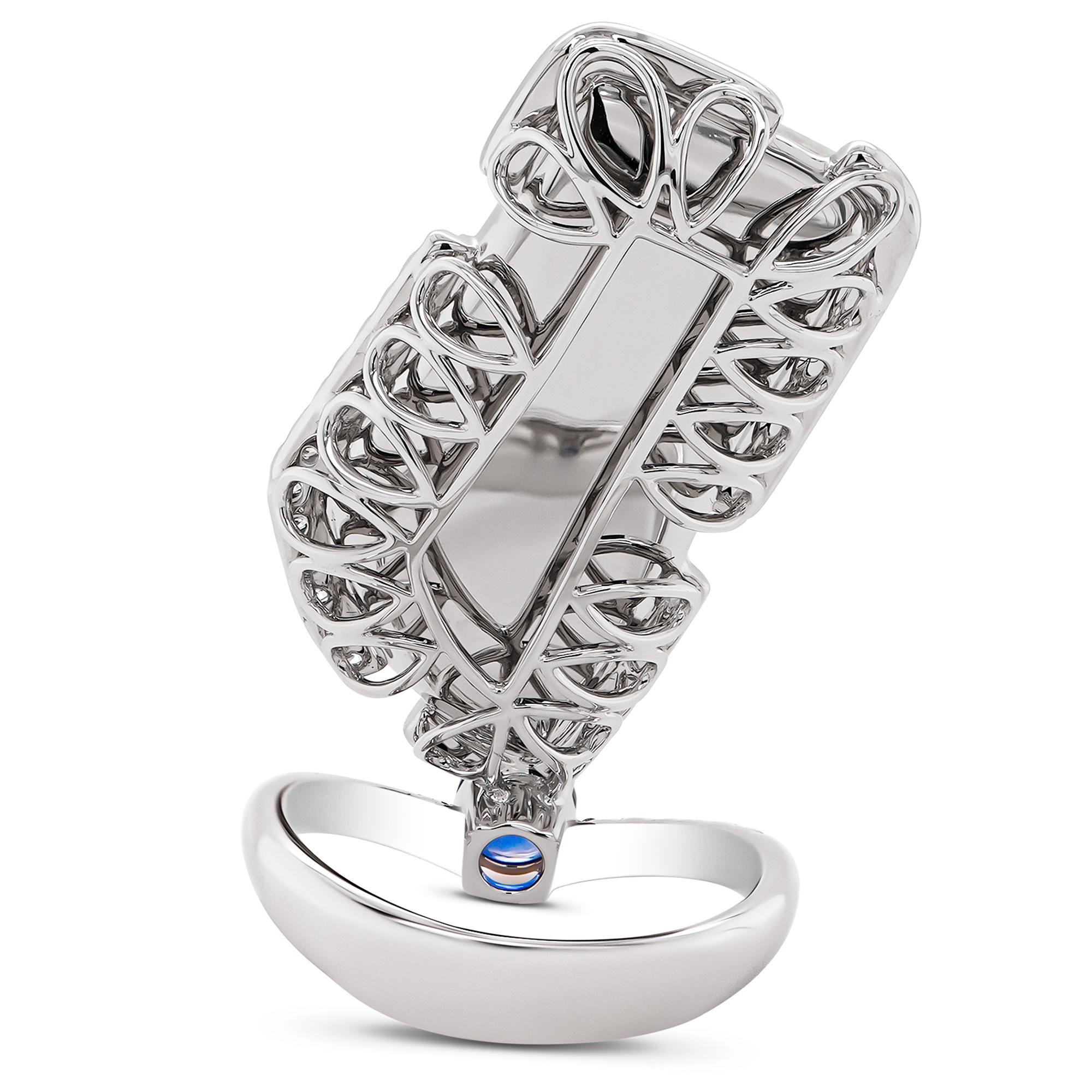 Art nouveau 6.8 carats Australian Opal ''Head Turner'' 18K Ring With Diamond and Sapphire en vente