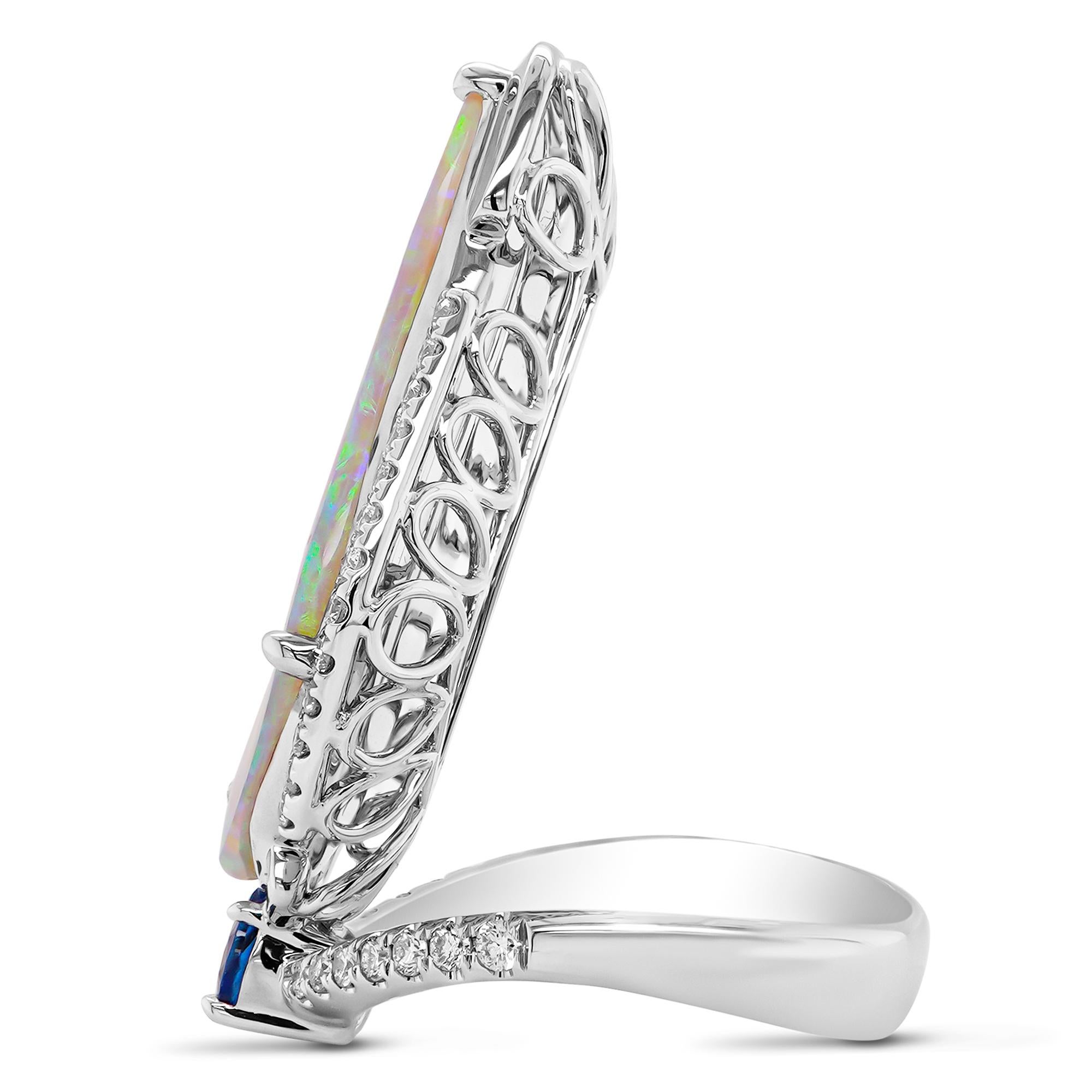 Taille ronde 6.8 carats Australian Opal ''Head Turner'' 18K Ring With Diamond and Sapphire en vente