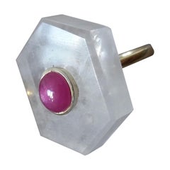 68 Carats Hexagon Shape Rock Crystal Oval Ruby Cabochon 14 Kt Yellow Gold Ring