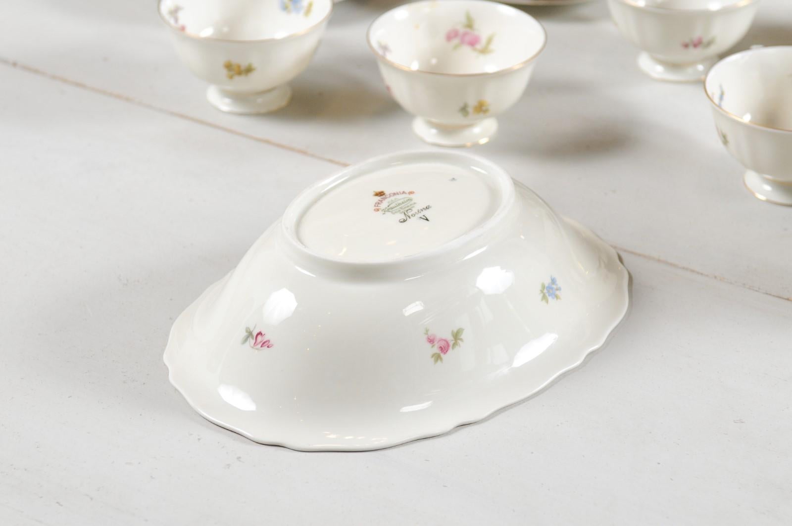 68-Piece 1940s German Franconia Selb Bavaria Porcelain Set with Floral Décor 12