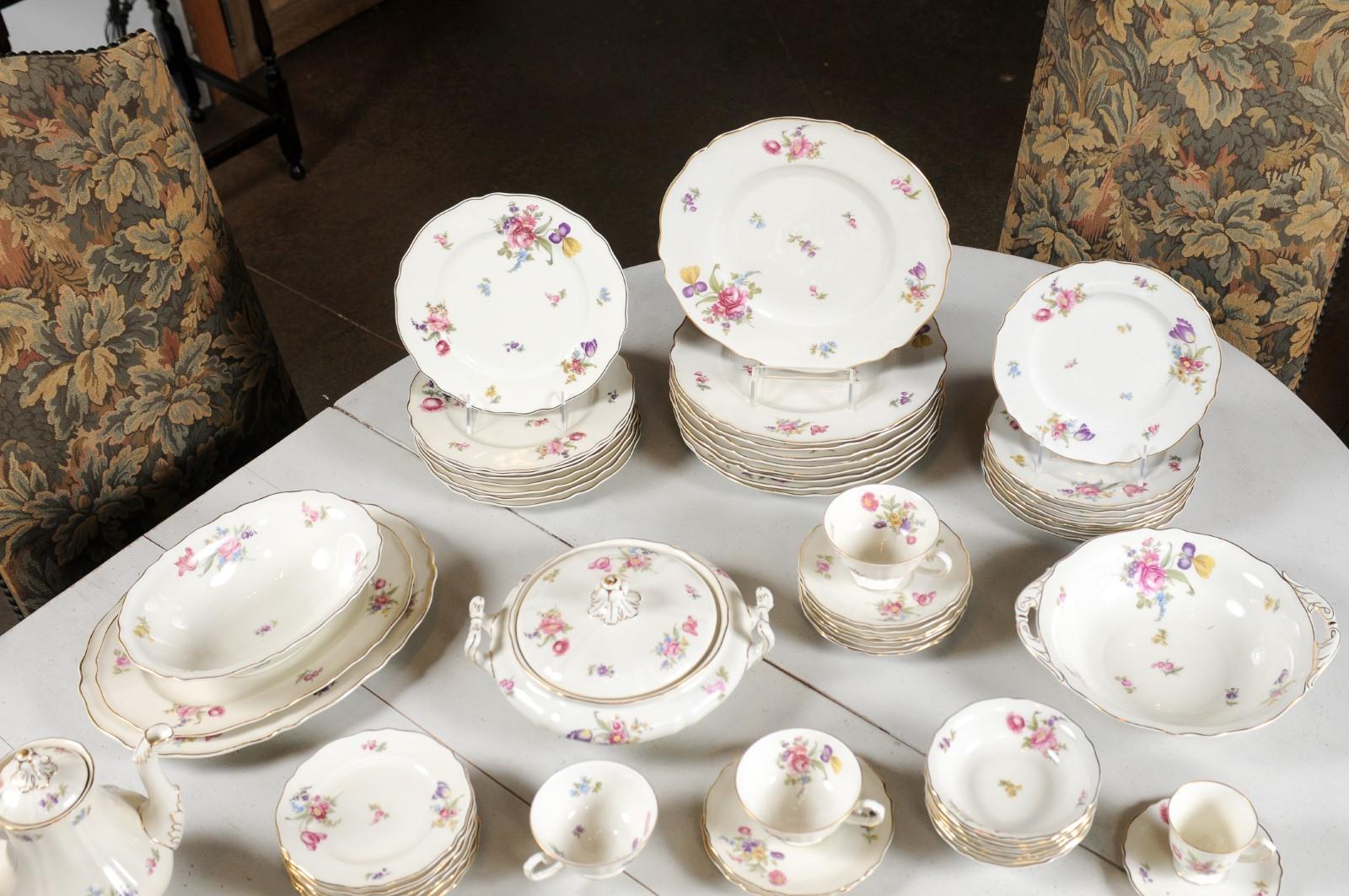 20th Century 68-Piece 1940s German Franconia Selb Bavaria Porcelain Set with Floral Décor