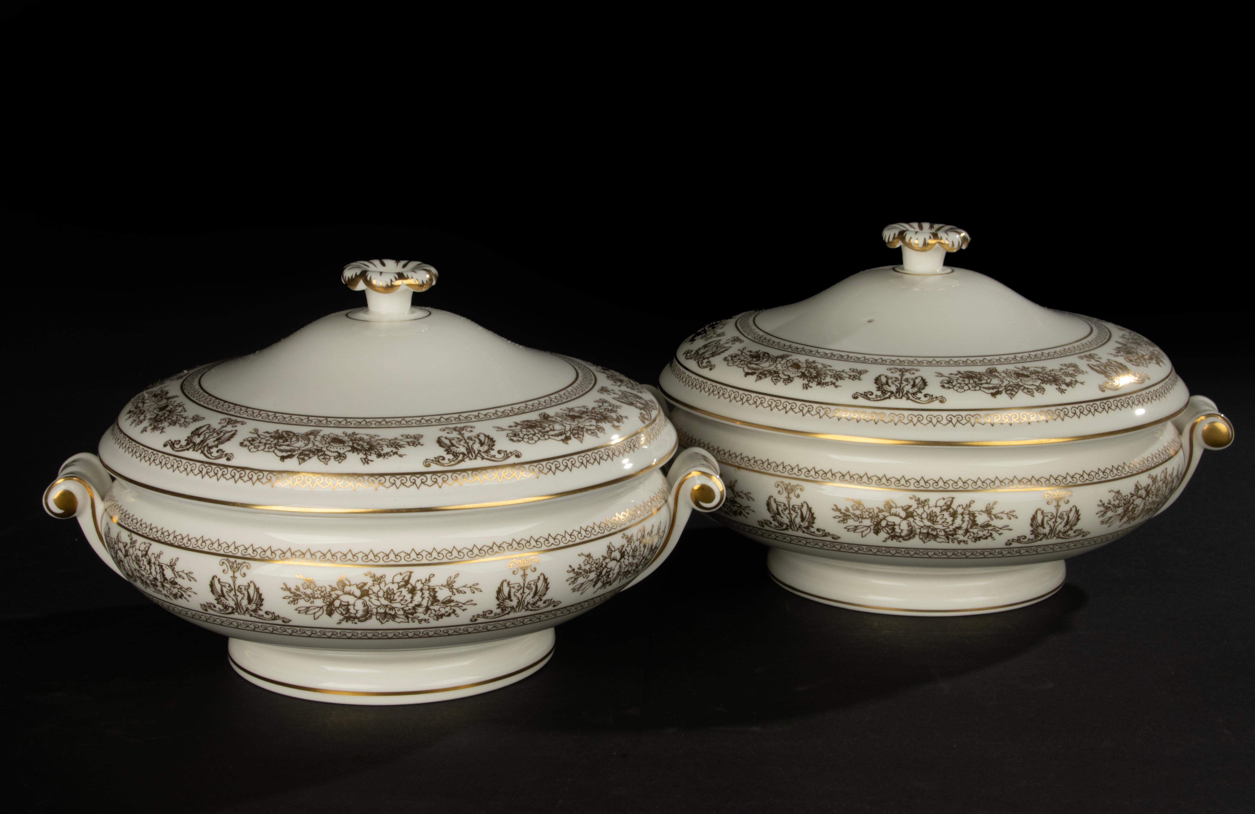 Servizio da tavola da 68 pezzi - Wedgwood - Columbia Gold - Completo per 12 persone in vendita 10