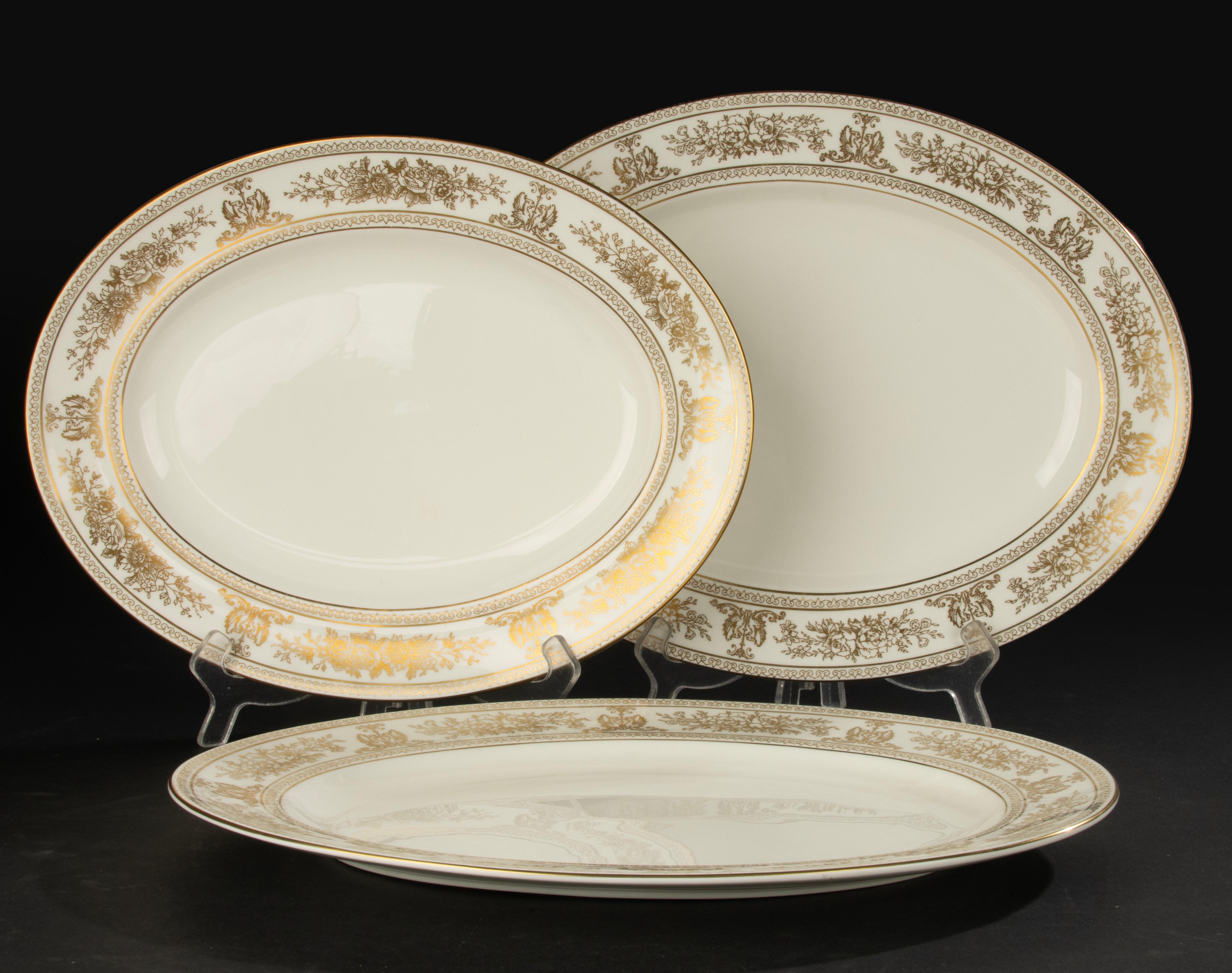Servizio da tavola da 68 pezzi - Wedgwood - Columbia Gold - Completo per 12 persone in vendita 12