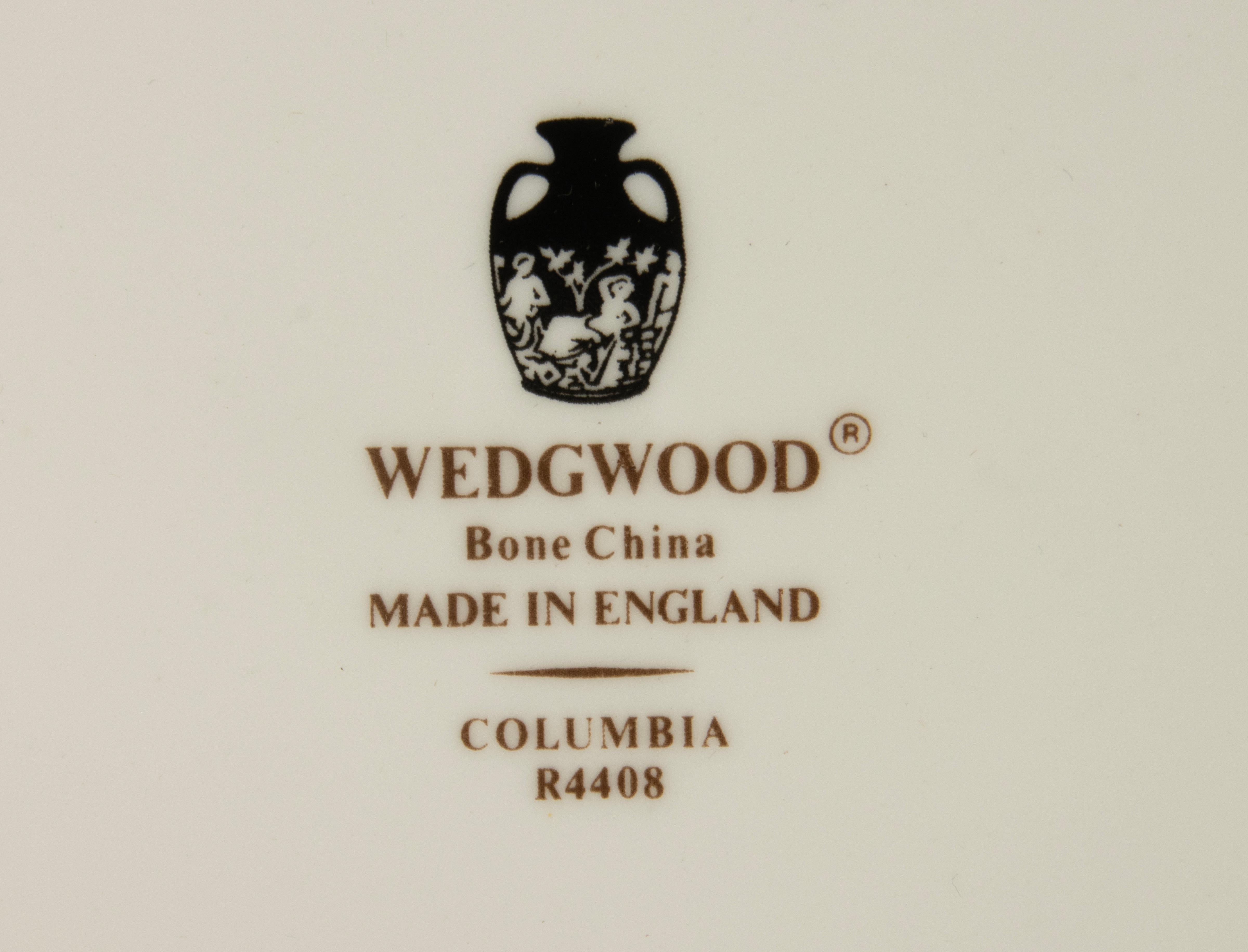 Fatto a mano Servizio da tavola da 68 pezzi - Wedgwood - Columbia Gold - Completo per 12 persone in vendita