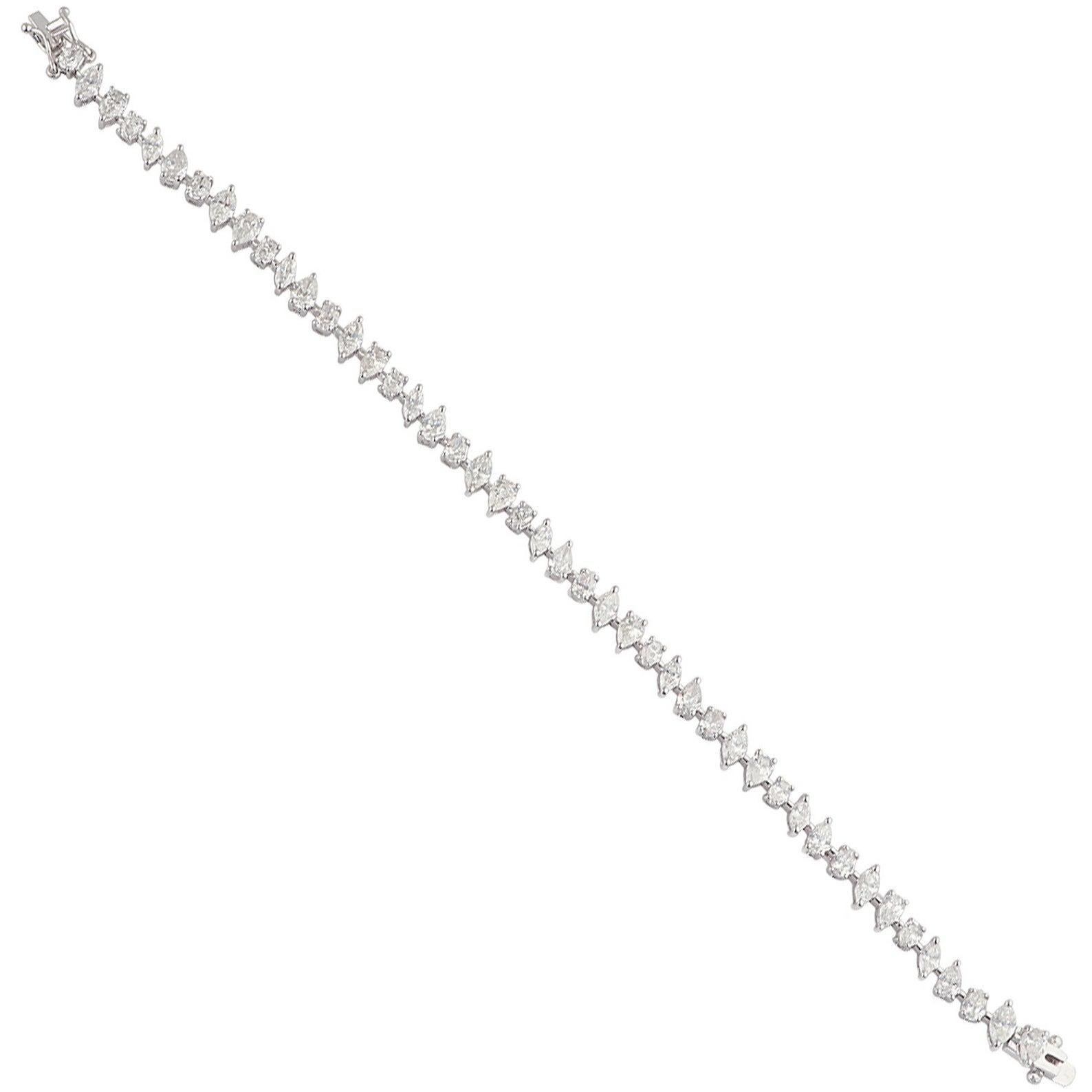 Contemporary 6.80 Carat Diamond 14 Karat White Gold Bracelet For Sale