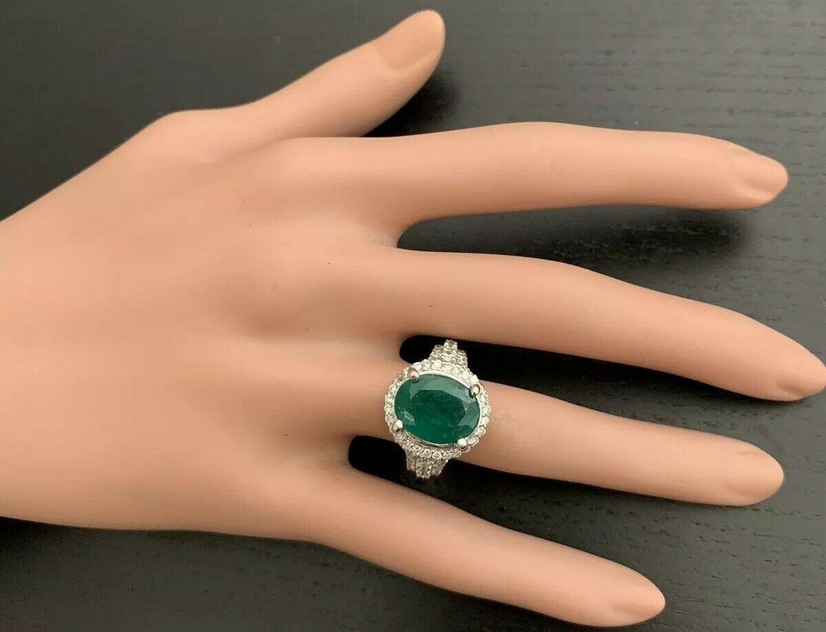 Women's or Men's 6.80 Carat Natural Emerald and Diamond 14 Karat Solid White Gold Ring For Sale