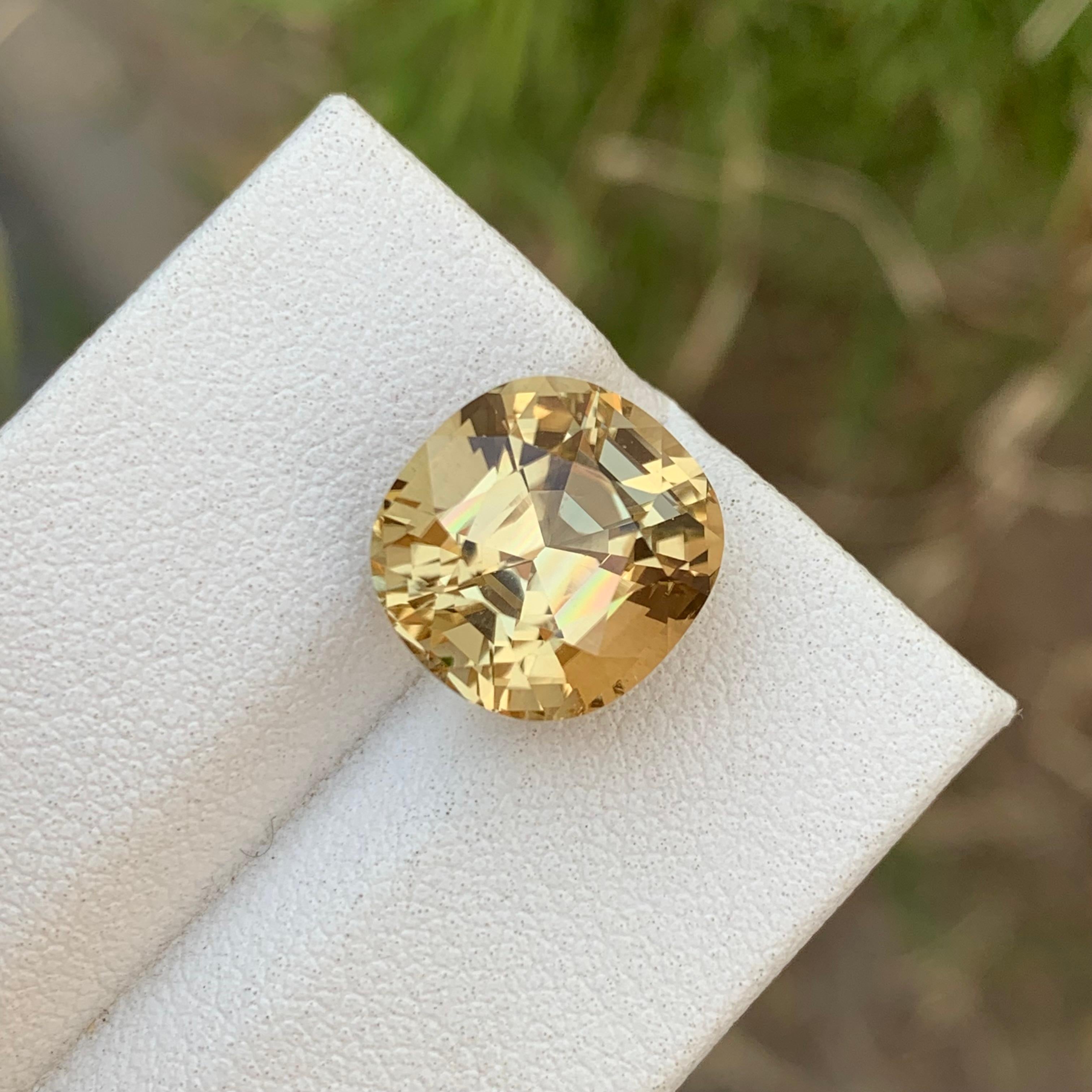 Taille coussin Bague en tourmaline jaune canari naturelle non traitée de 6,80 carats en vente