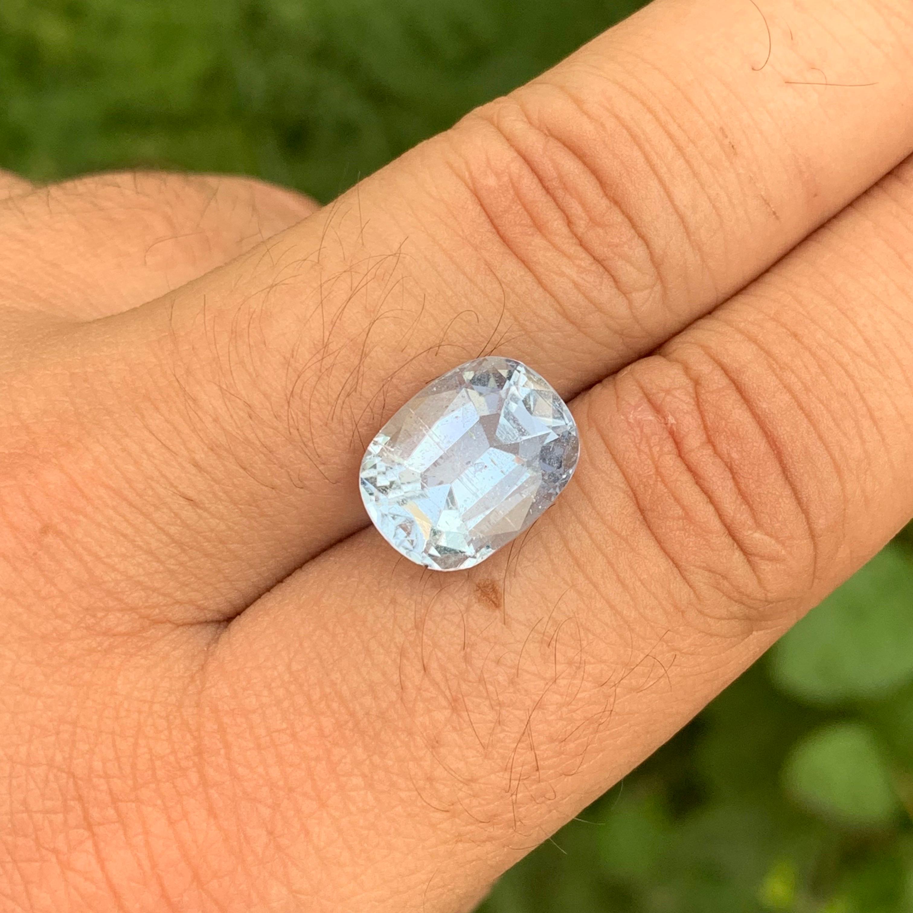6.80 Carat Natural Loose Goshenite Aquamarine Cushion Shape Gemstone For Sale 5