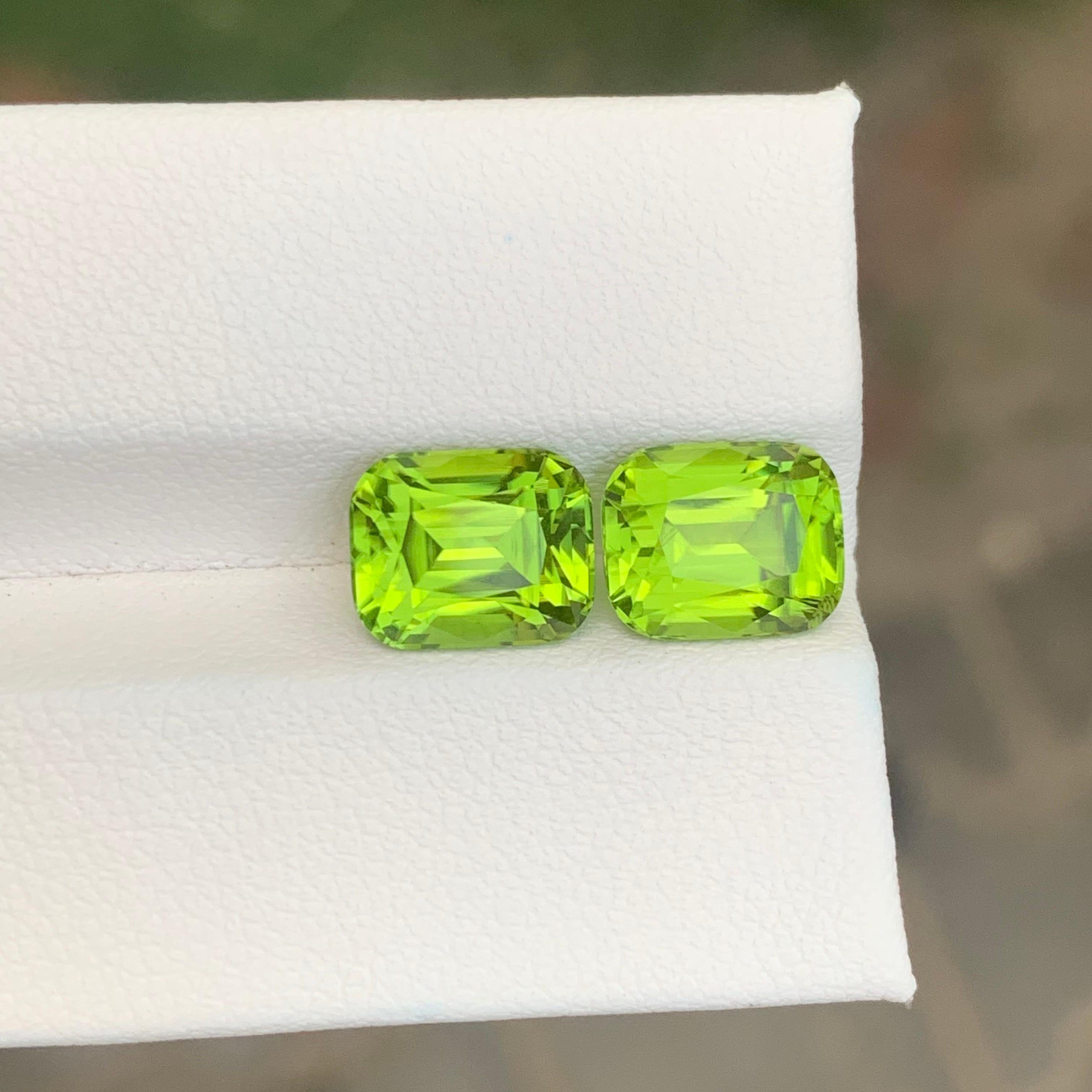 Taglio cuscino Coppia di peridoto sciolto naturale da 6.80 carati per la creazione di gioielli in vendita
