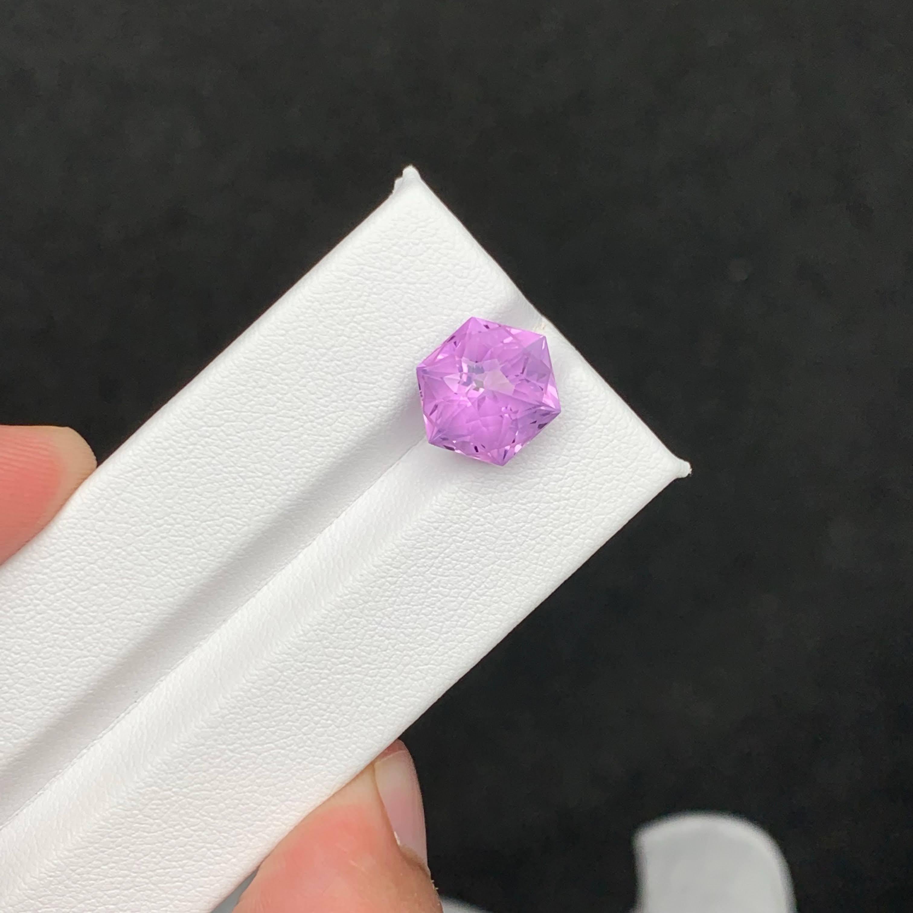 6.80 Carat Natural Loose Purple Amethyst Stone Hexagonal Cut African Gemstone (Améthyste violette en vrac, taille hexagonale) Neuf - En vente à Bangkok, TH