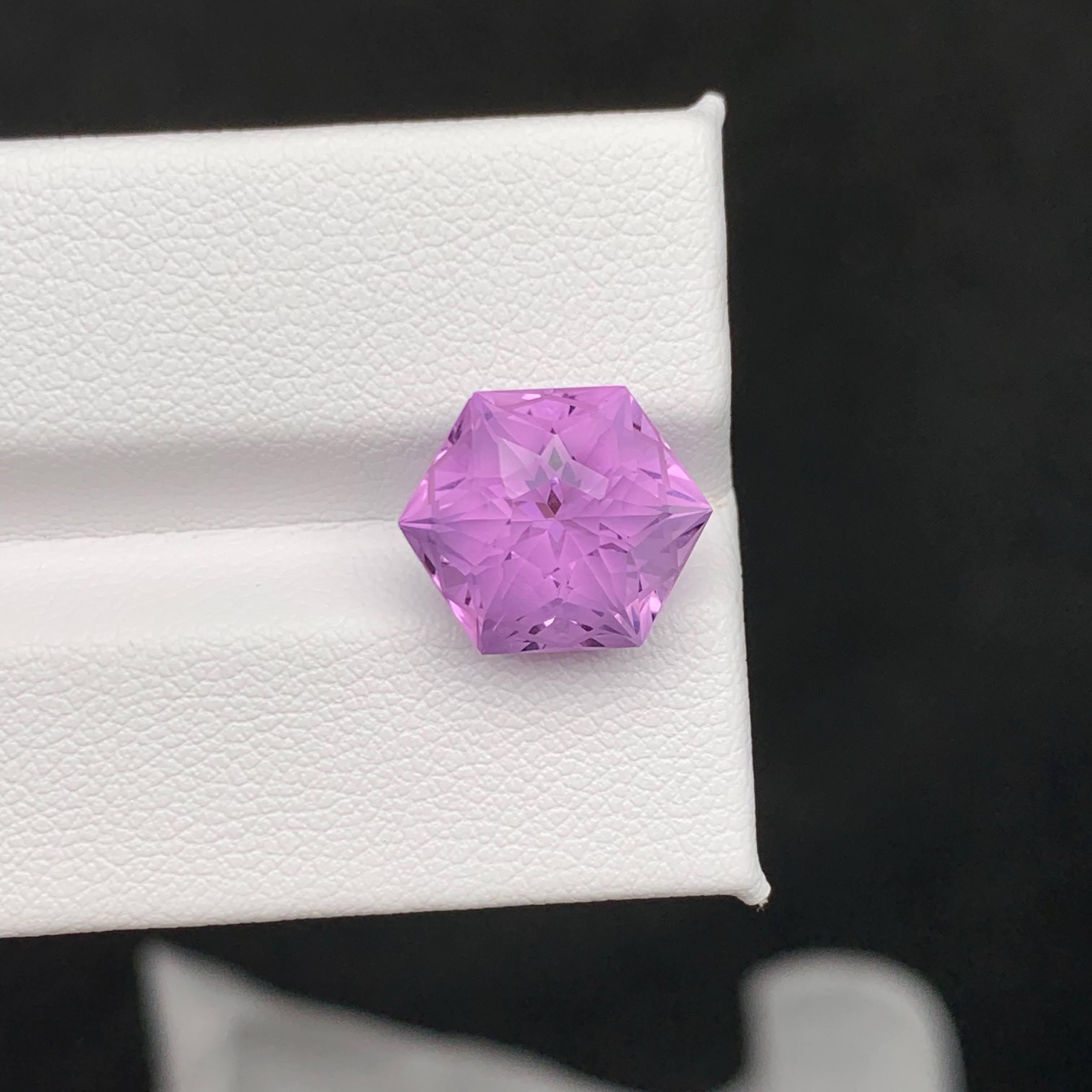 6.80 Carat Natural Loose Purple Amethyst Stone Hexagonal Cut African Gemstone (Améthyste violette en vrac, taille hexagonale) en vente 2