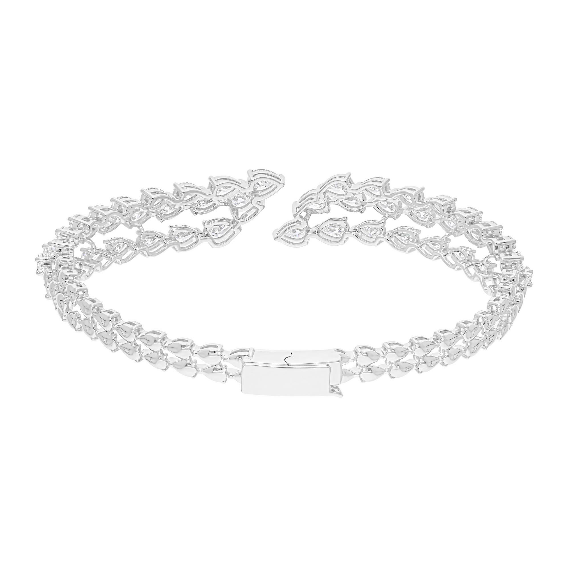 6.80 Carat SI/H Pear Brilliant Cut Diamond Cuff Bangle Bracelet en or blanc 18k Neuf - En vente à Diera, Dubai