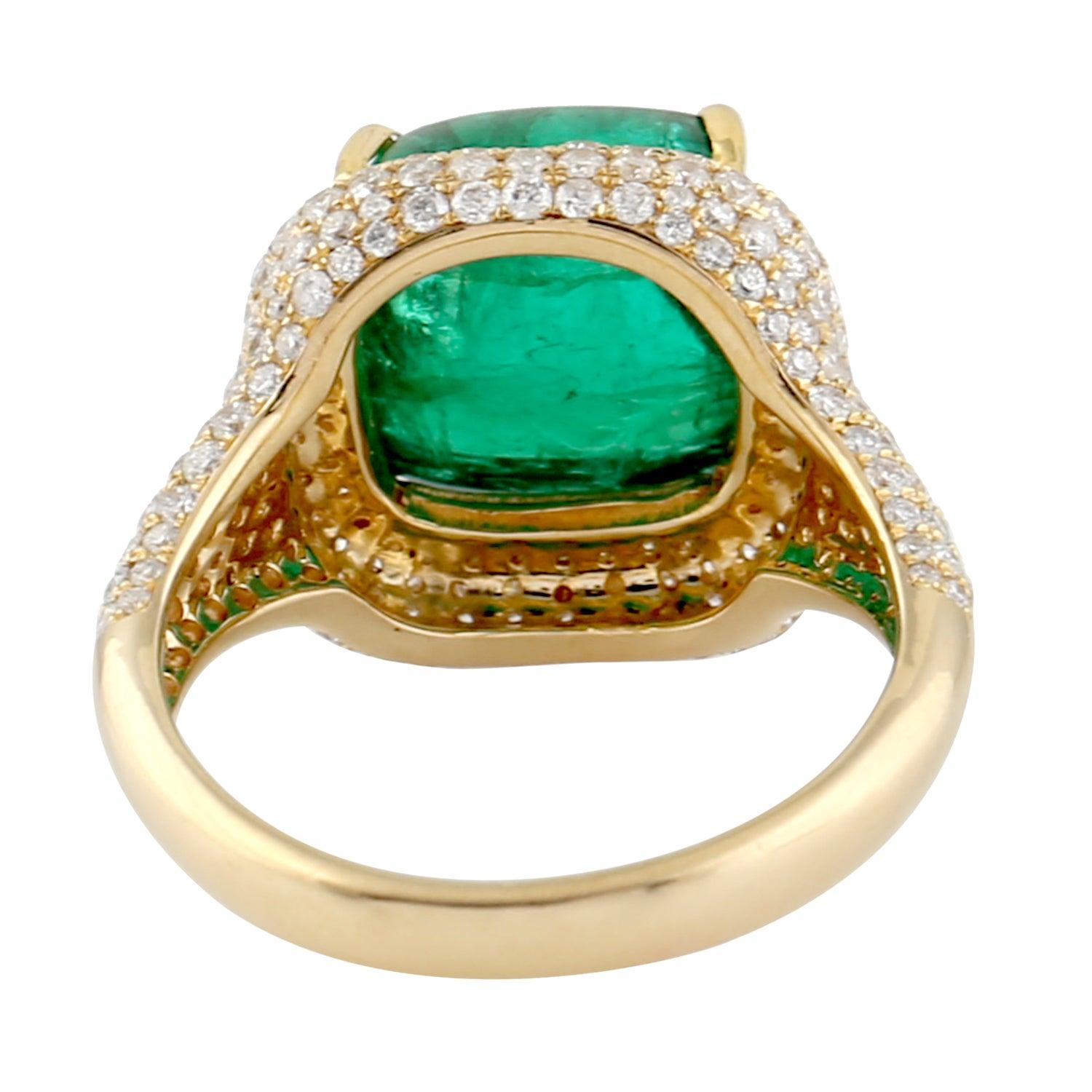 For Sale:  6.81 Carat Emerald Diamond 18 Karat Gold Ring 3