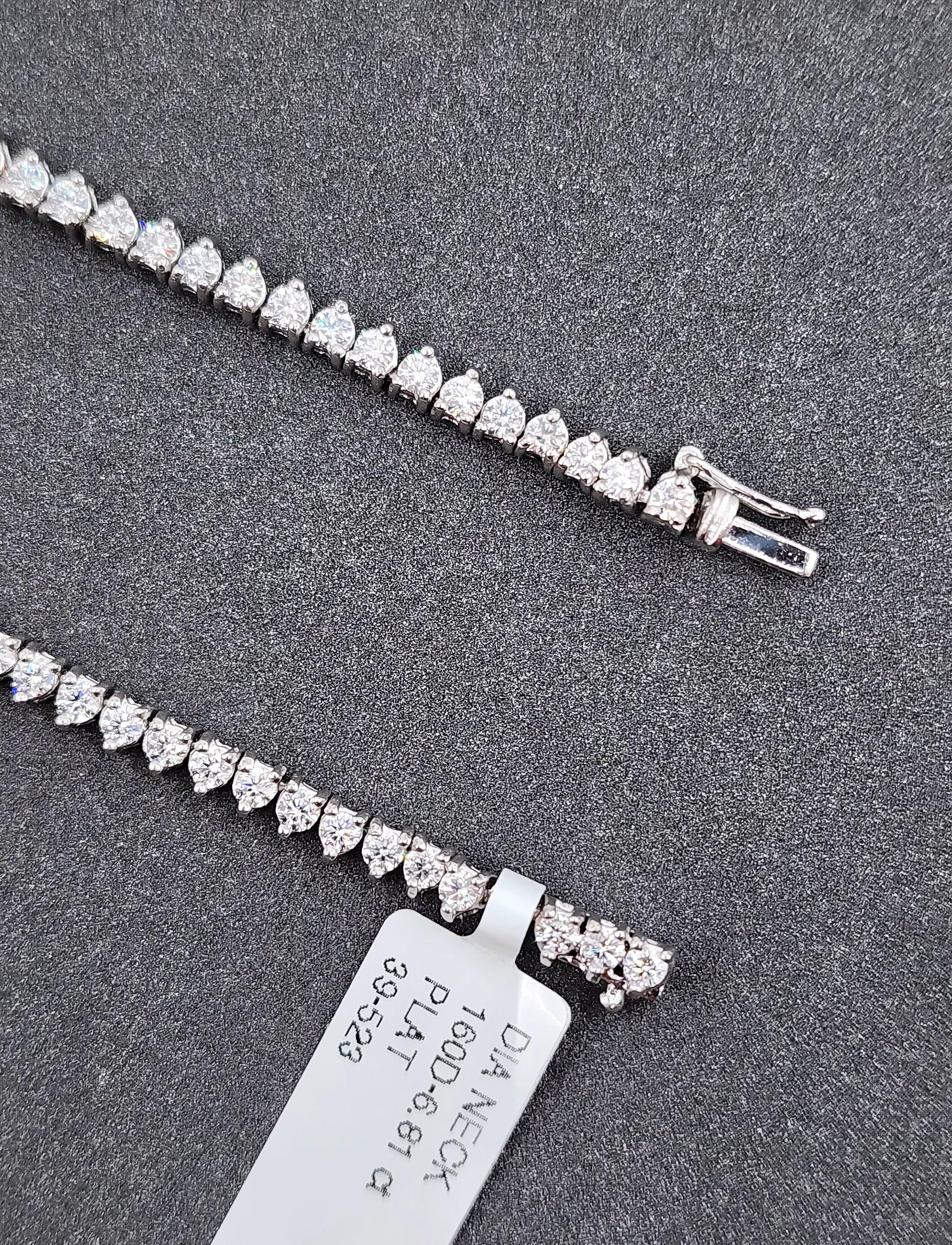 Round Cut 6.81 ct Diamond Tennis Necklace For Sale
