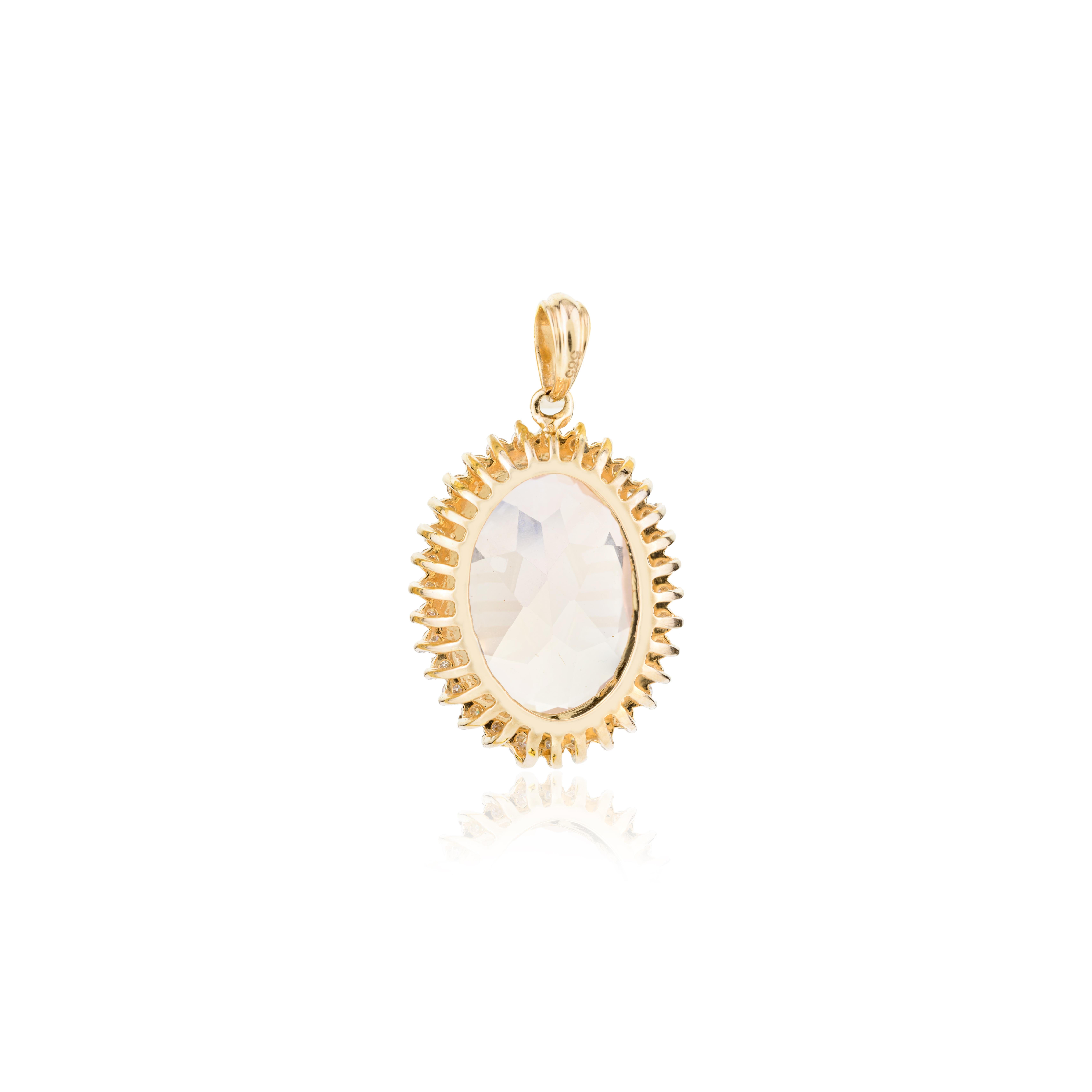 Moderne 6,81 CTW  Pendentif en or jaune 14k avec quartz rose facetté et diamants en vente