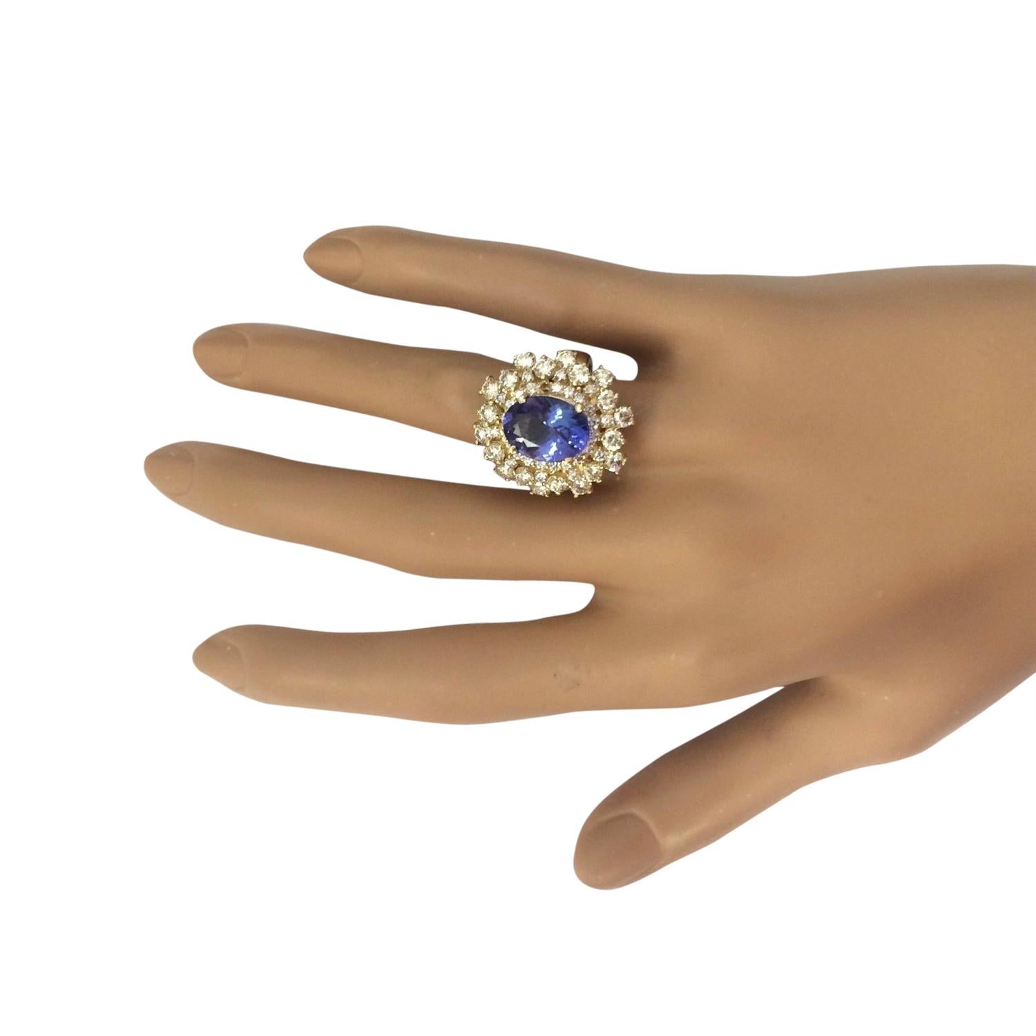 Exquisite Natural Tanzanite Diamond Ring In 14 Karat Solid Yellow Gold In New Condition For Sale In Manhattan Beach, CA