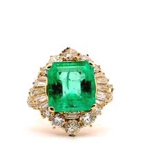 6.82ct. Lady's Emerald Ballerina Ring