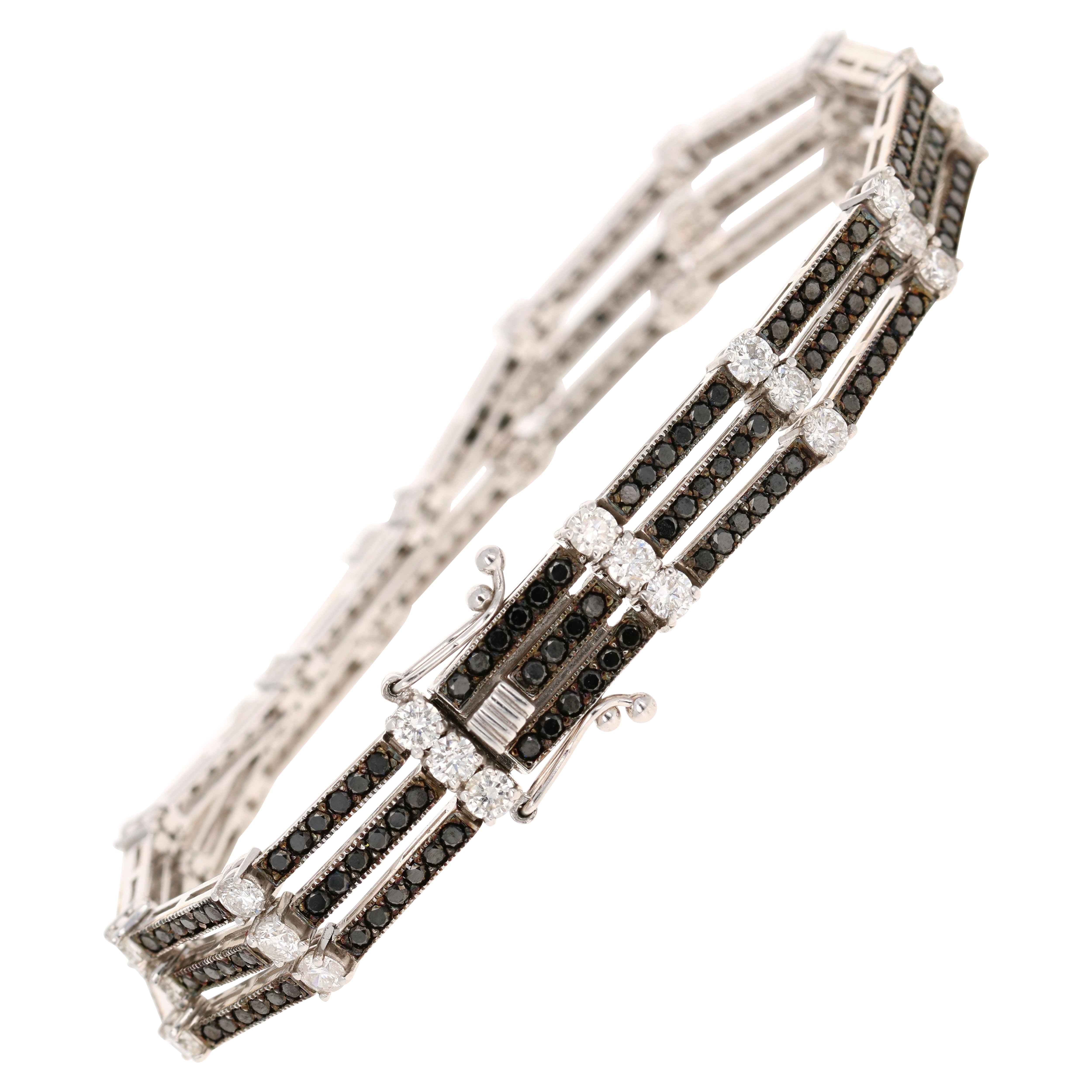Armband aus 14 Karat Weißgold mit 6,83 Karat schwarzen Diamanten und weißen Diamanten