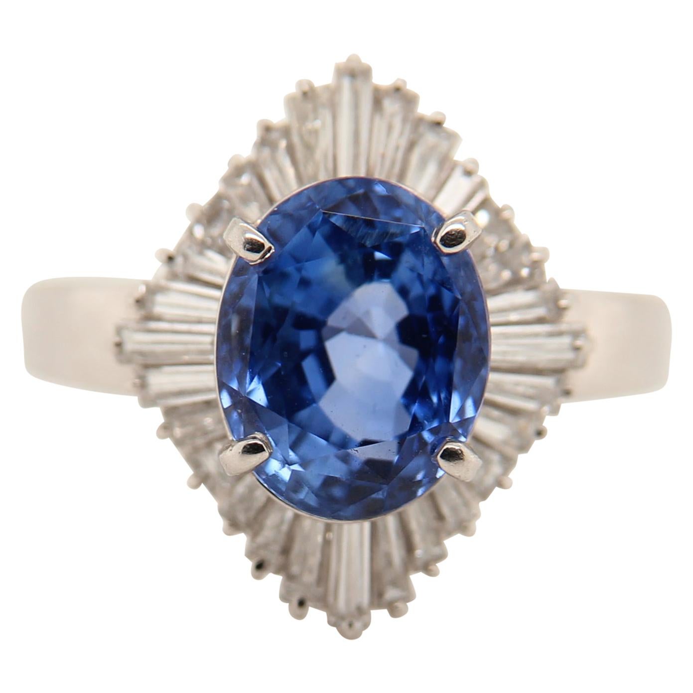 Cocktailring mit 6,83 Karat blauem Saphir und Diamant