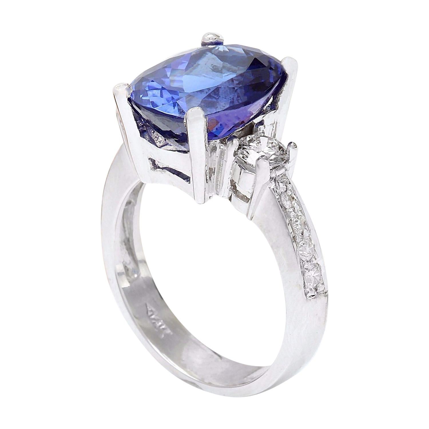 Natural Tanzanite 14 Karat Solid White Gold Diamond Ring In New Condition For Sale In Los Angeles, CA
