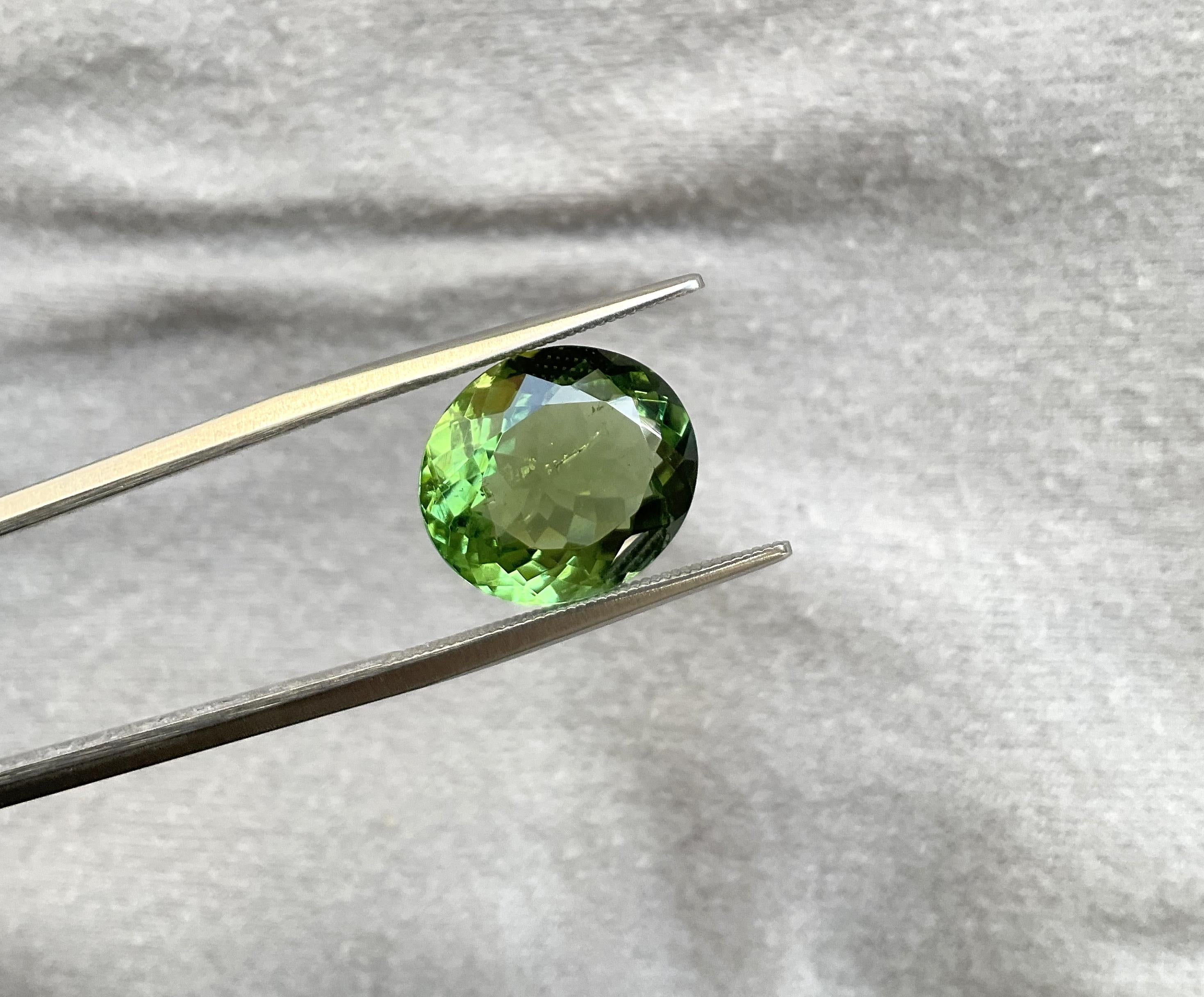 Art Deco 6.84 Carats Green Tourmaline Oval Faceted Cut stone For Jewelry Natural Gemstone For Sale
