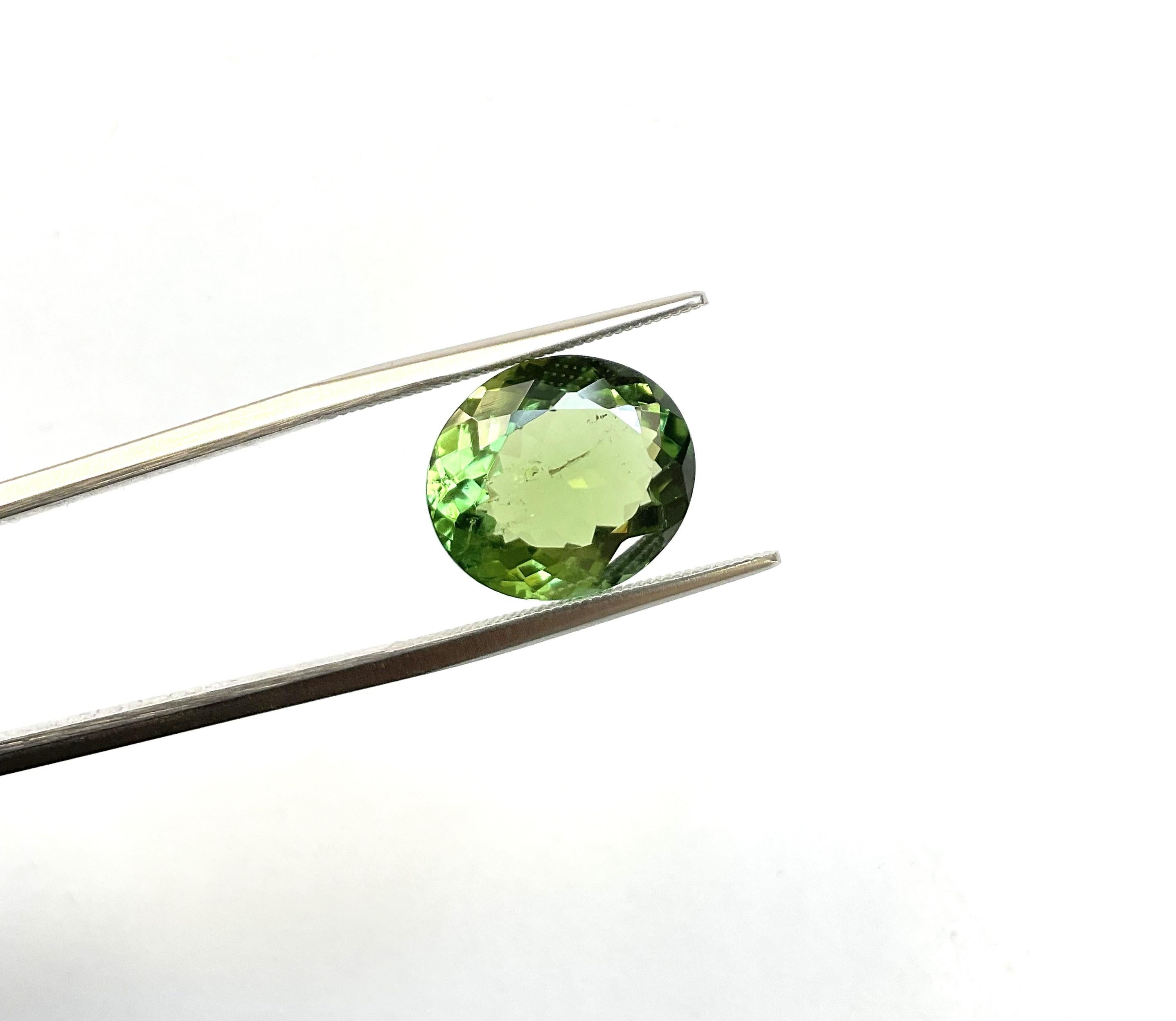 6.84 Carats Green Tourmaline Oval Faceted Cut stone For Jewelry Natural Gemstone In New Condition For Sale In Jaipur, RJ